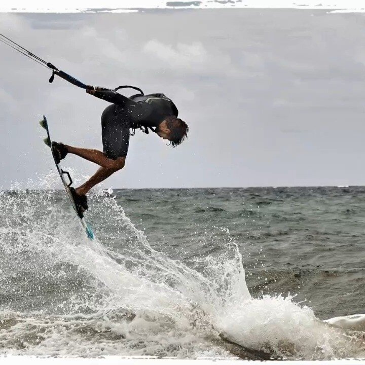 Catching @Flowzcorey midair throwing a toe- side backside 360. 
.
.
.
 #georgekamper #georgekamperphotography #lifestylephotographer #decisivemoment &nbsp;#artdirection #commercialphotographer #commercialphotographermiami #resortphotographer #tandemc