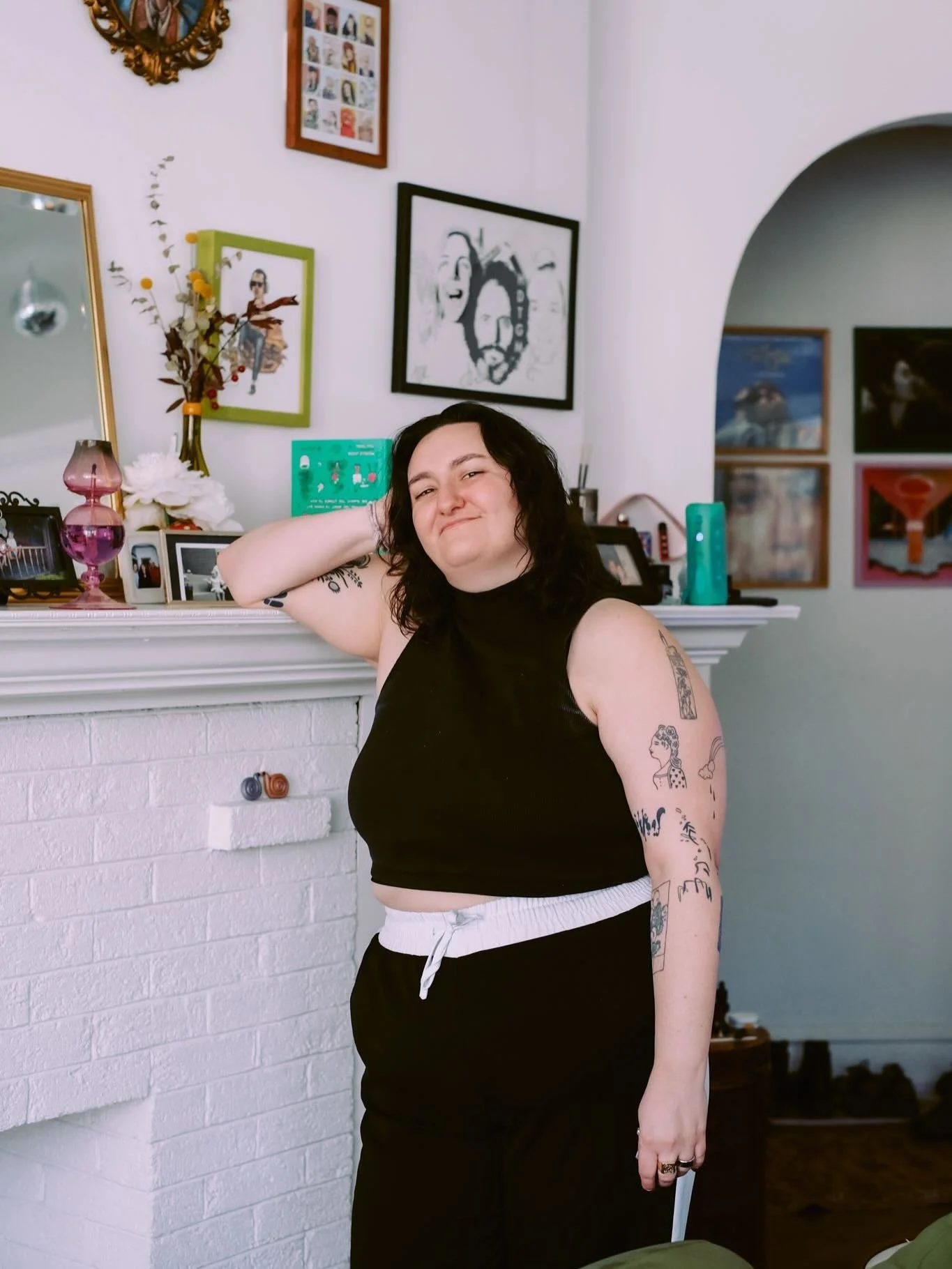 I love hiring @jeweltonesphoto to do intimate photo shoots with clients. She does such an amazing job capturing their essence &amp; true selves ✨

Amy is a sweetheart and committed to finding her person. She loves music, outdoor activities, &amp; abs