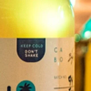 Nuestro sabores son:
Mango 
Ar&aacute;ndano Menta 
Jengibre 
Blueberry 
Blue Tea: una infusi&oacute;n de la flor Butterfly Pea, s&aacute;cate de lemon, miel, y gotitas de doTERRA de Lemon 
Y Sabores de temporada como la Naranjita (kalamansi) guayaba,