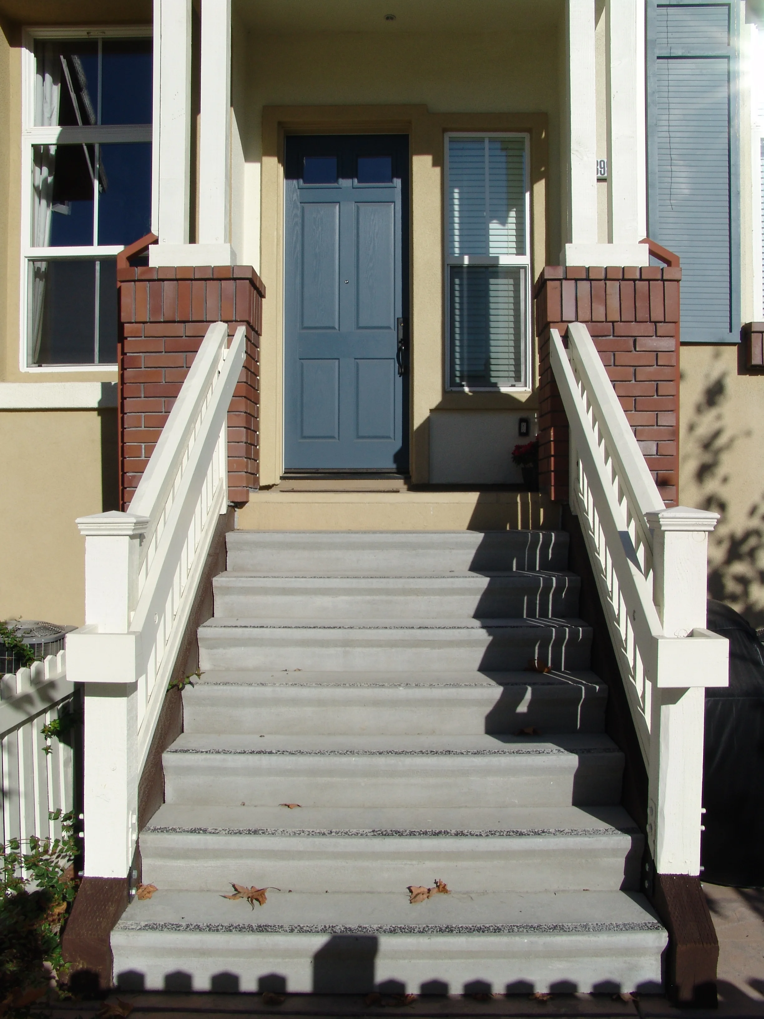 Bolt On Closed Riser Between Stringers Wedge 1.JPG