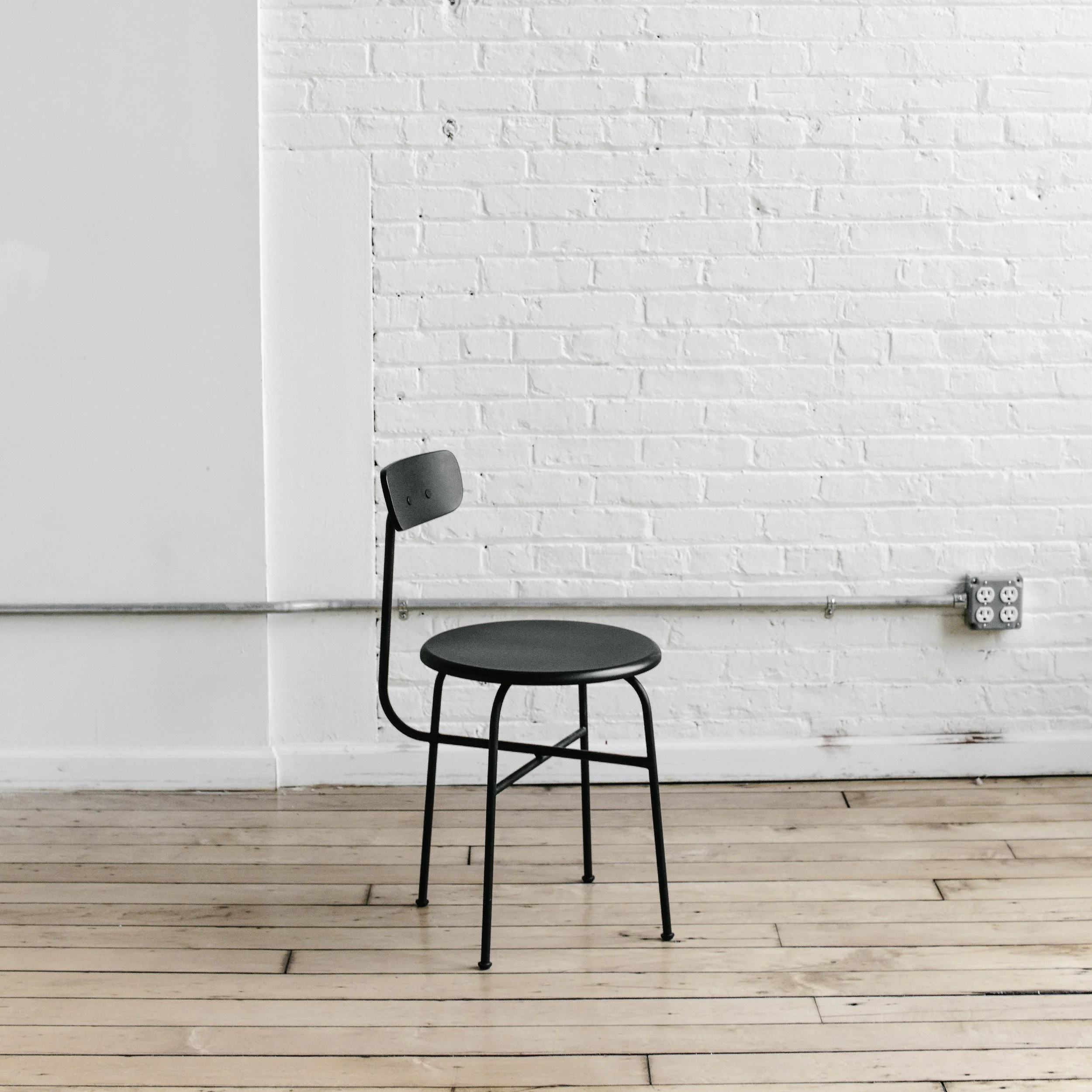AfteroomChair.jpg
