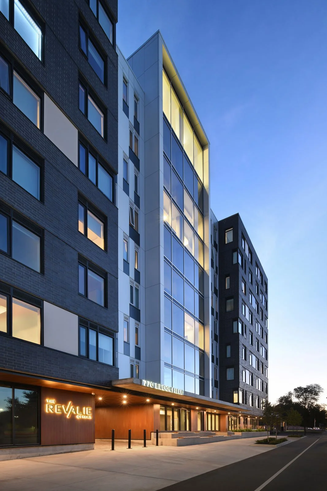 Revalie 6132 web.jpeg