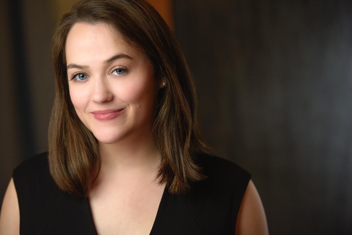 Holly Kelly Headshot.jpeg
