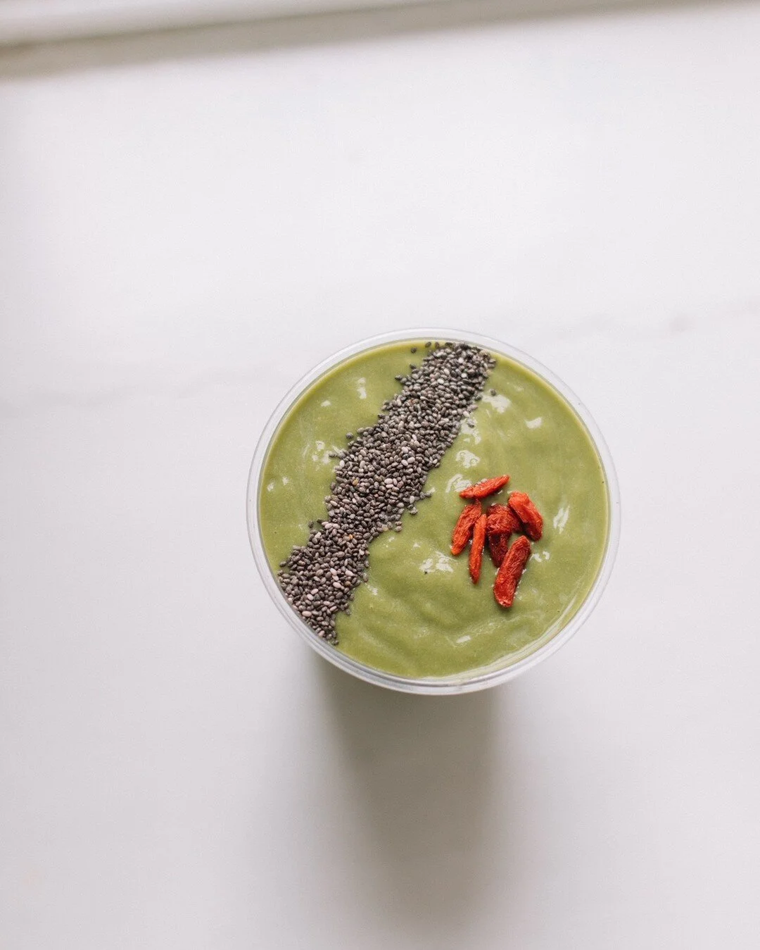 𝔻𝕚𝕕 𝕪𝕠𝕦 𝕜𝕟𝕠𝕨 💡
Goji Berries have many different health benefits, including:
&bull; Health skin + hair
&bull; Improves anxiety + sleep hygiene
&bull; High in antioxidants
&bull; Promotes athletic performance...
... lucky our Matcha + Avocad