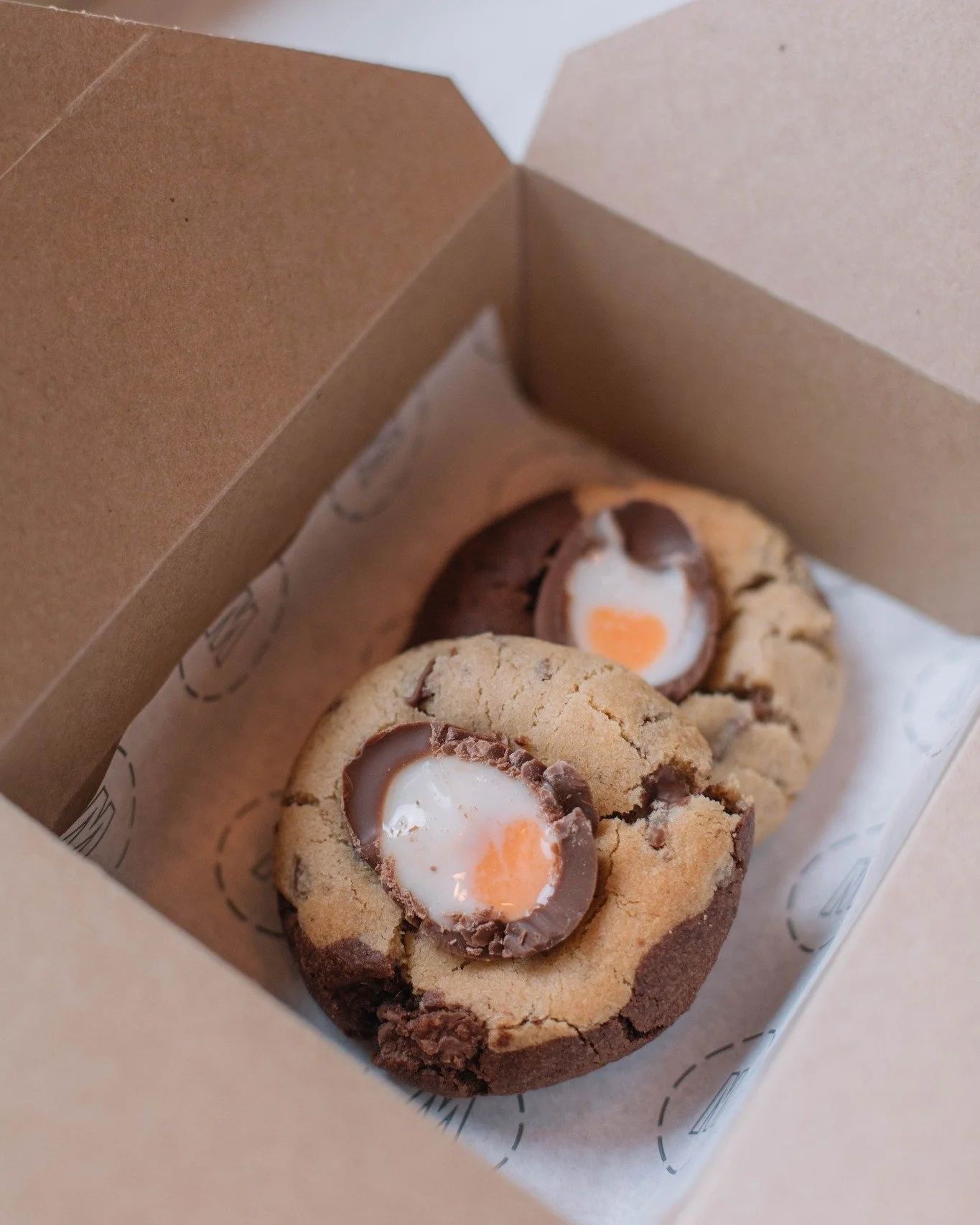 Double the cookie, all the Cr&egrave;me Egg magic 🐣

#EasterTreats #Cr&egrave;meEgg #HowDoYouEatYours