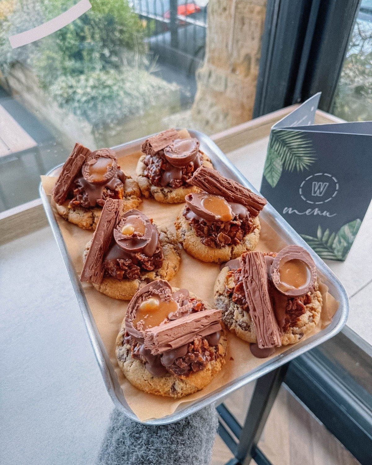 Looks great, tastes even better 😏🐣

Caramel Cr&egrave;me Egg Nests, available for a limited time!

#EasterTreats #EggsTraordinary #MadeInHouse #LimitedTimeOnly