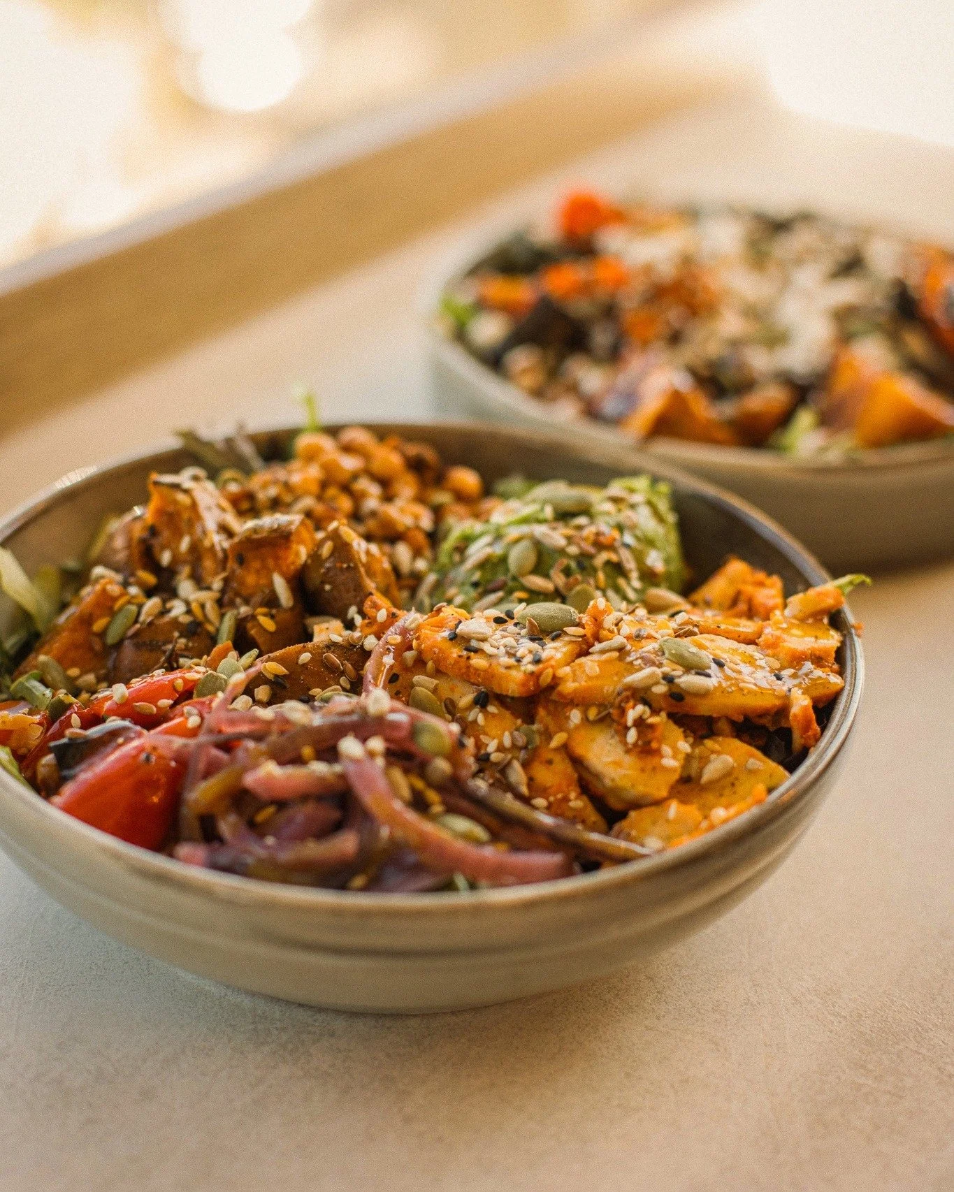 Fresh, colourful and full of goodness 🥗
&hellip;our Spiced Chicken Buddha Bowl is packed with roasted vegetables, crisp greens, and a house dressing.

#EatYourGreens #FreshFoodies #LunchMadeEasy