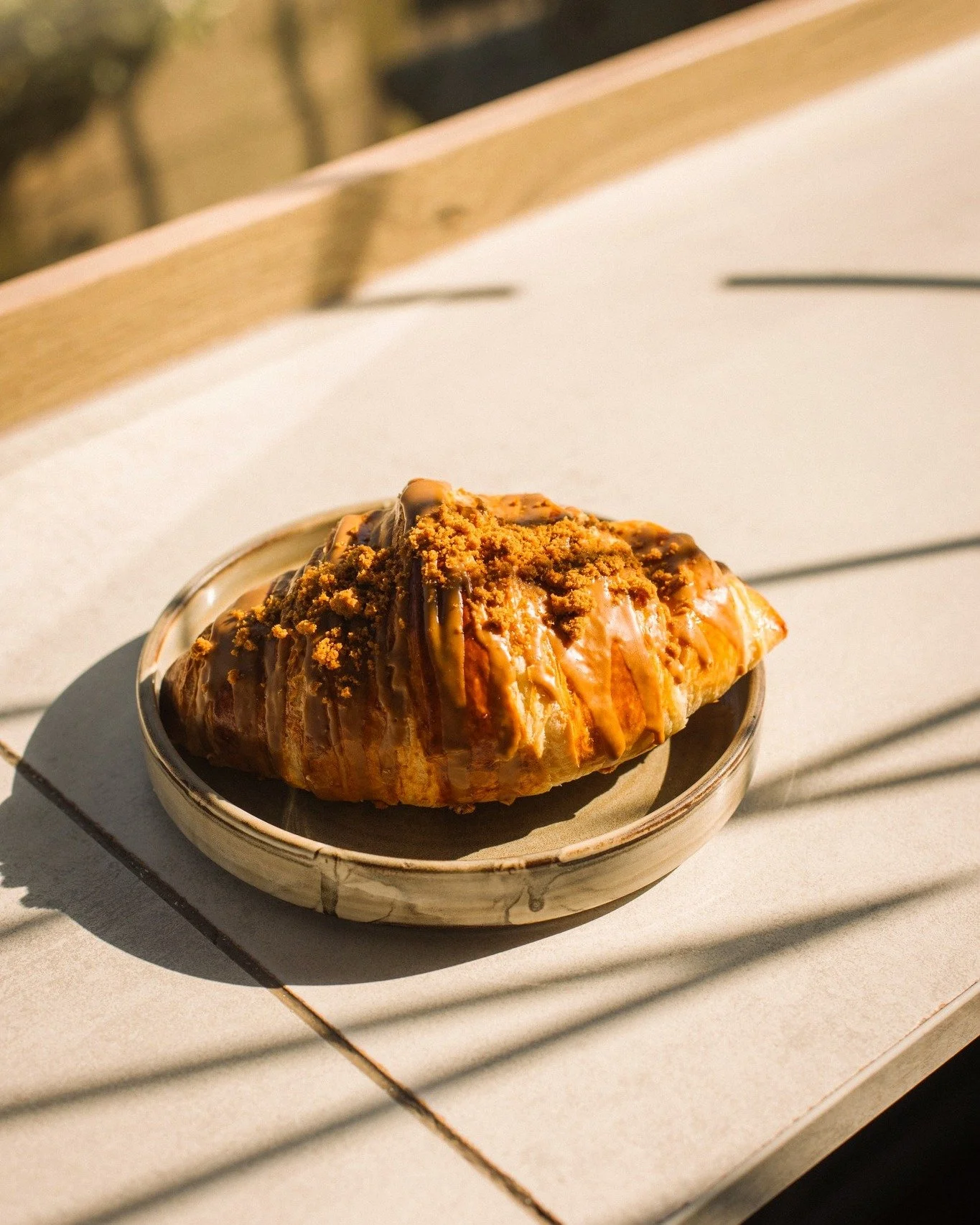 Sweet, yet savoury is served 👋
&hellip;Saturday sorted. 

Our Biscoff croissants are on the counter today &ndash; but only while they last!

#SweetSaturdays #OnTheCounter #BakedByUs #WeekendTreats