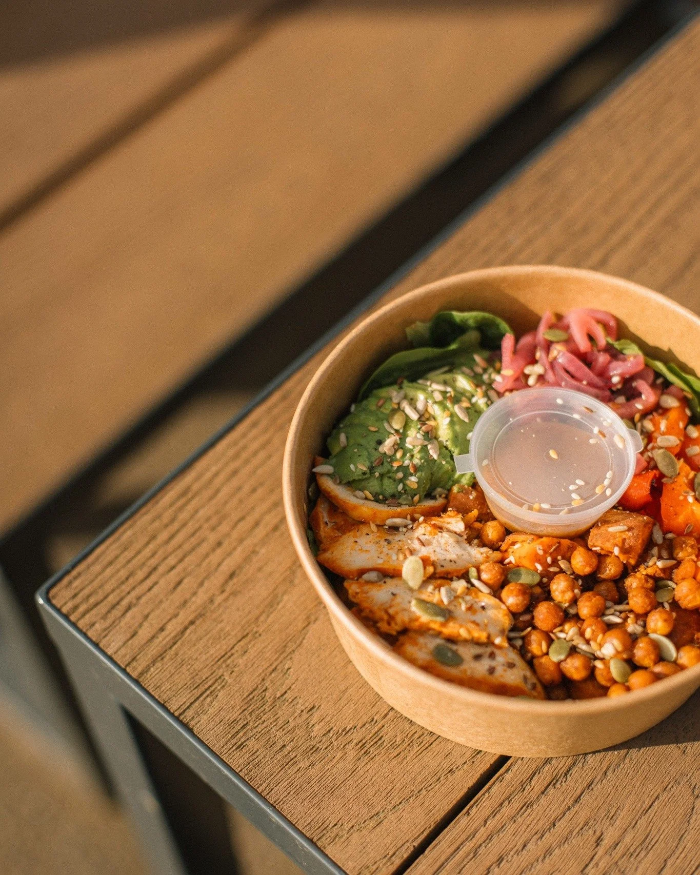 Currently craving: the Buddha Bowl 🥑✨

Packed with spiced chicken, paprika roasted sweet potatoes &amp; chickpeas, sliced avocado, pickled red onions, roasted red peppers, mixed green leaves, omega seeds &amp; our house dressing 💚

#BuddhaBowl #Hea