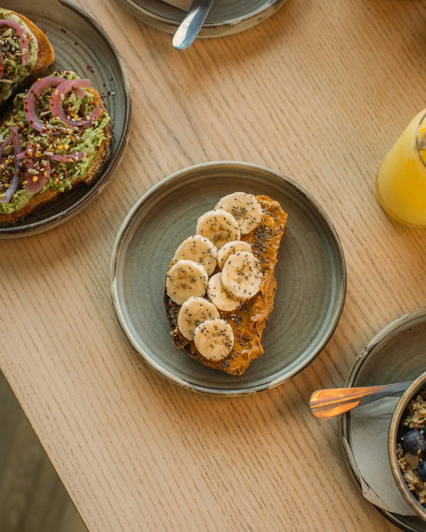 The kind of breakfast that actually keeps you going 🥜🍌✨

Deep roasted peanut butter, fresh banana &amp; chia seeds on sourdough toast (VG + GF option available).

#PeanutButterObsessed #HealthyEats #BreakfastMood #FoodieFinds