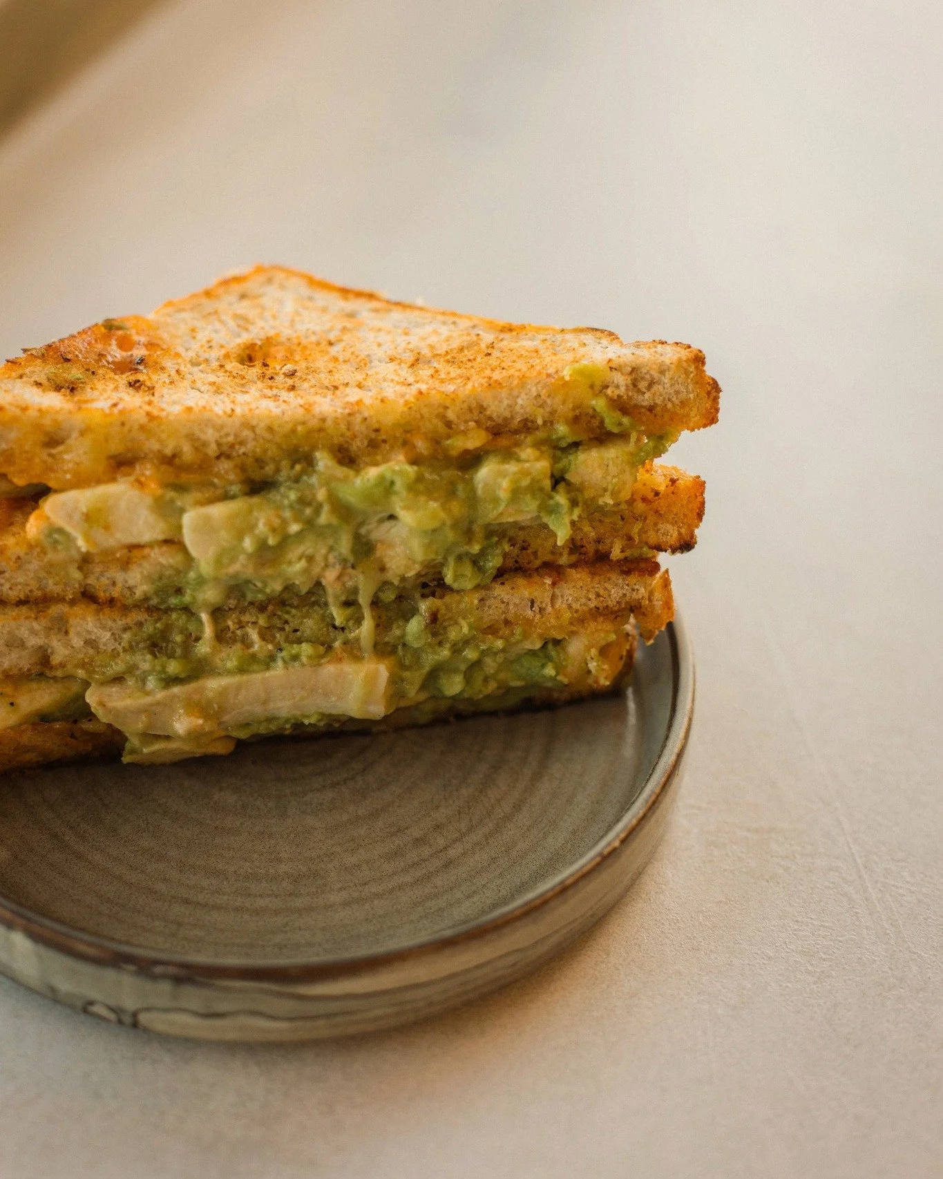 Some toasties just hit different 🥑✨

Roasted chicken, smashed avocado, mature cheddar cheese &amp; sriracha mayo (VG option available). 

#LunchVibes #FreshEats #BrunchMood #FreshFlavours