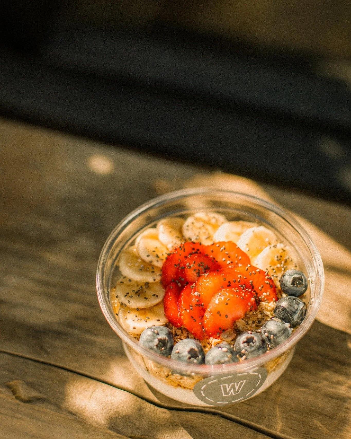 A bowl full of goodness 🥣🤎

Coconut yogurt topped with granola, fresh fruit, honey &amp; chia seeds for the perfect start to the day (VG &amp; GF option available).

#FeelGoodFood #FoodieFinds #BrunchVibes #GranolaBowl