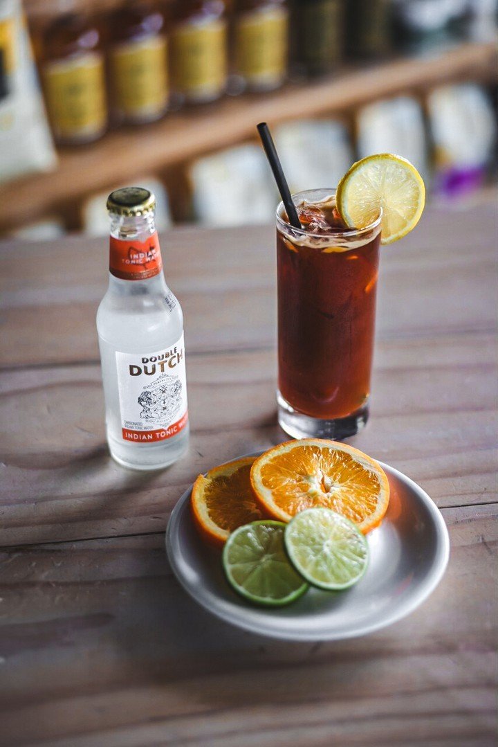 Sip into Spring with our Espresso Tonic! 🍊
ㅤ
Looking for a refreshing pick-me-up? Our Espresso Tonic is the perfect drink for the job!
ㅤ
Rich Espresso, Bubbly Tonic, topped with your choice of fresh citrus.
ㅤ
Come give one a taste!
ㅤ
📍Lighthouse Co