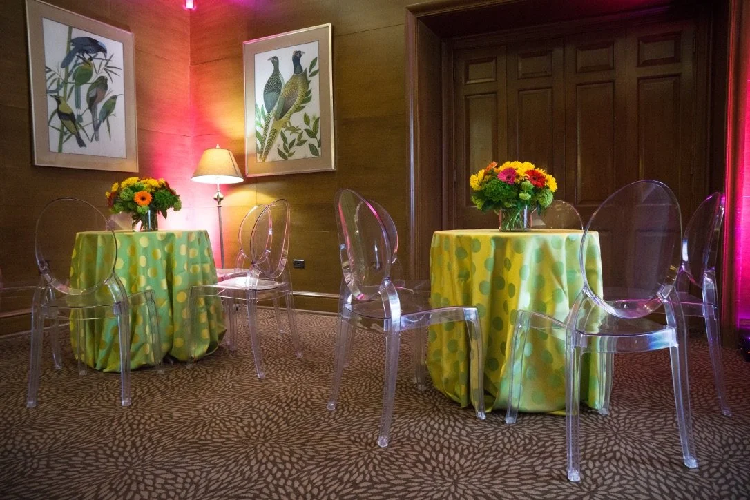 apple green versailles dots linen.jpeg