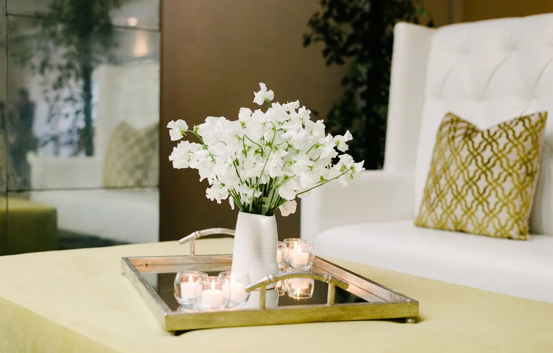 silver mirrored tray.jpeg