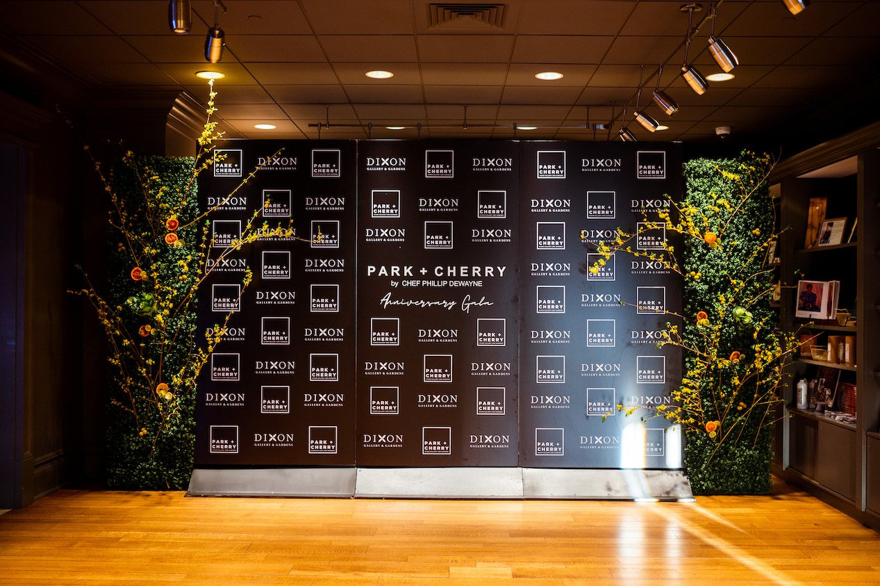  STEP AND REPEAT WALL 