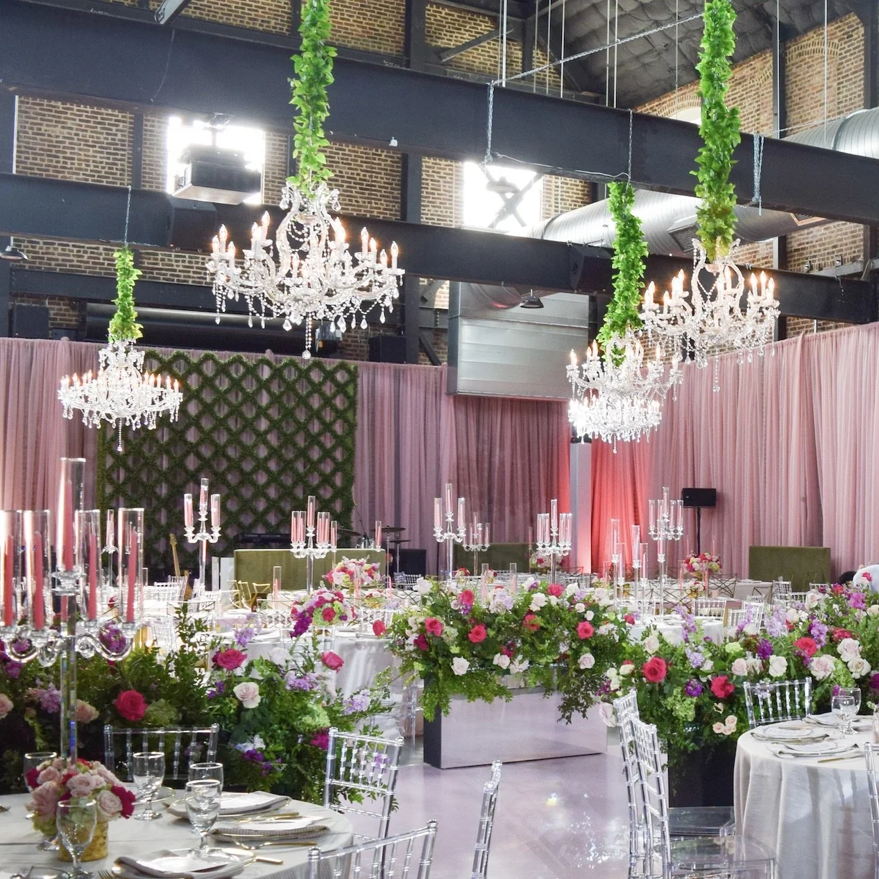 boxwood trellis wall.jpeg