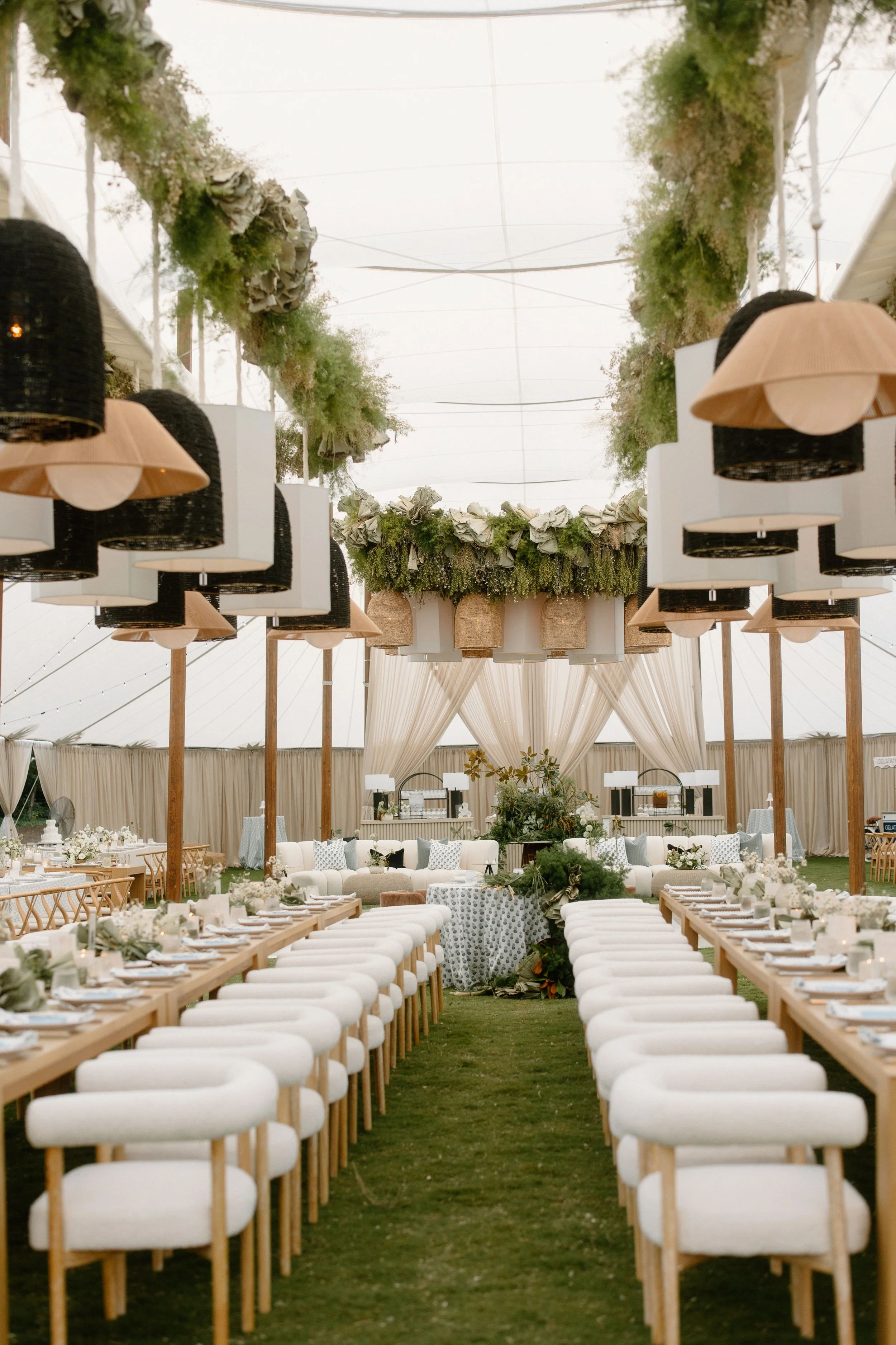 A Wedding Transformed with Thoughtful Lighting, Tailor Bars, and a Stunning Dance Floor Wrap