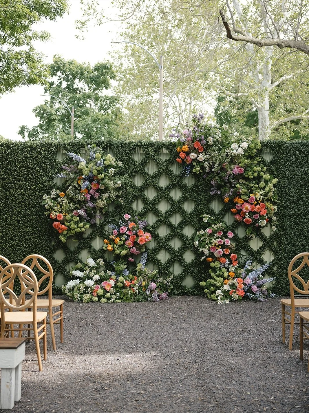 Crisp. Colorful. The perfect backdrop.🌿

Vendor Team:
Planner &amp; Designer: @hillaryjevents @emily.hjevents 
Photography: @ashleypieperphotography 
Florals: @amfloraldesigns 
Venue: @forestparkforever 
.
.
.
.
.
#whitedoorevents #eventrentals #cus