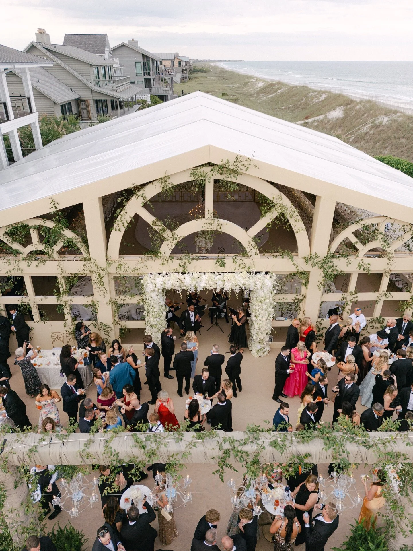 Custom ideas. Crafted with intention. Brought to life by our custom build team.✨✨

planning + event design @samkoma.world 
photo @micahcookphotos 
video @lightcannonfilms 
content @weddingdaycontentcreator X @weddingdaycontentco 
florals @designsbydi