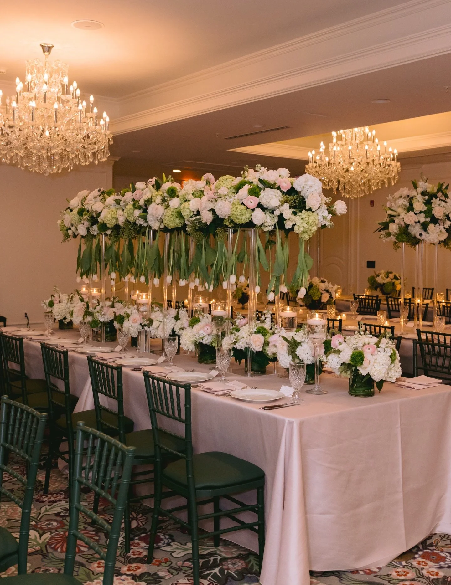 Rehearsal dinner is served🌷🌷🌷

Featuring our NEW Hunter Green Chiavari Chairs

Planner: @shindigsbysheril
Florals: @oxfordfloral
Photographer: @annapaytonphotography
Venue: @theoliveroxford 
Printable Designs: @curryatstovall
Calligraphy: @rachelf