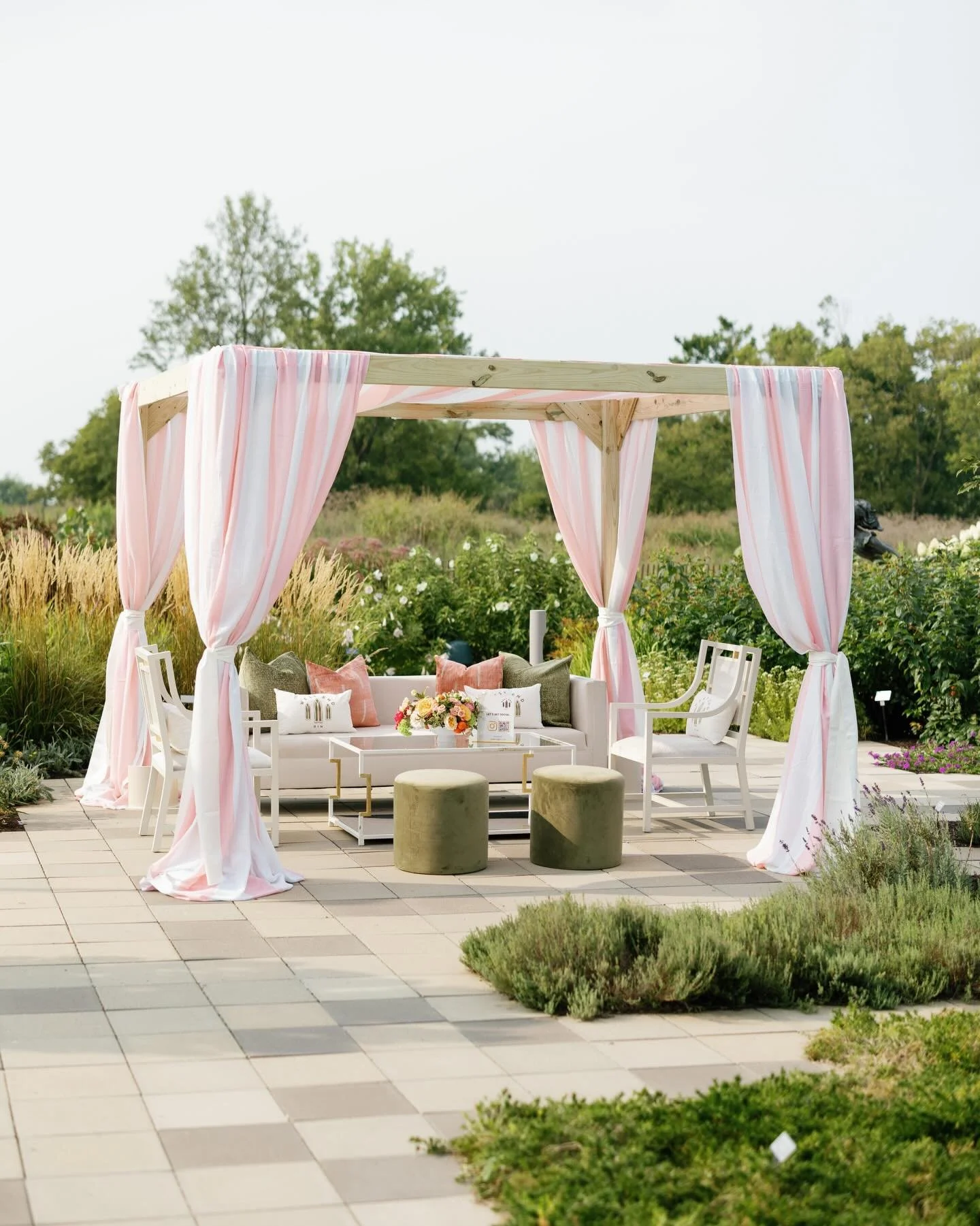 It may only be April 1st, but we are counting down to summer nights under this pergola 🌅

TB to July 2024 with @WestEndGin&nbsp;
photo: @langthomas_studios
venue: @waterfrontgardens
custom pillows: @crowned2create
printed items: @paperedwonders
plan