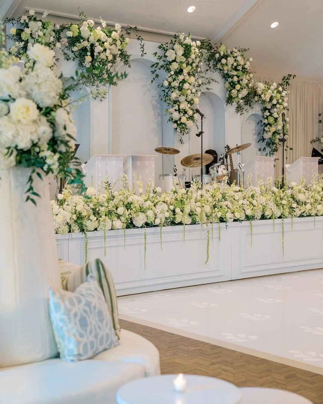 April 2026 | Country Club of Little Rock

A moment for the custom builds ✨

From lattice cabanas to full-coverage draping and custom Tailor Monroe stage fronts, this ballroom was completely transformed to create a soft, refined atmosphere that set th