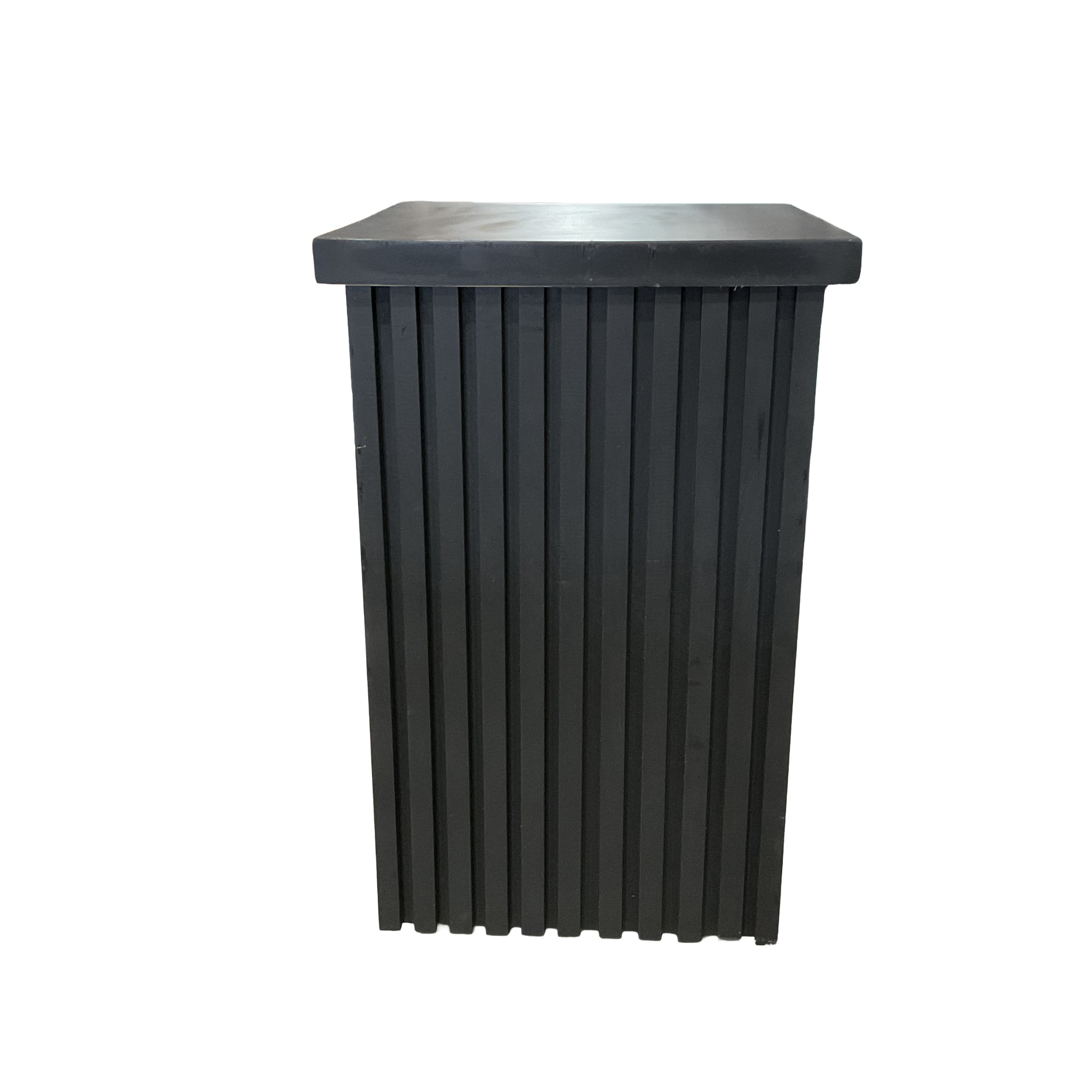 REEDED BLACK TAILOR COLUMN