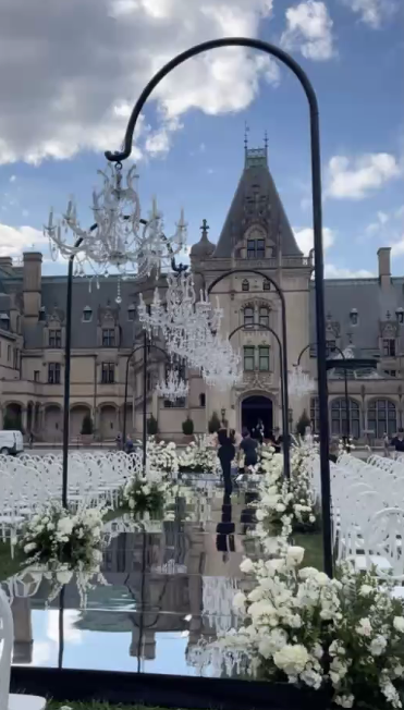 13ft Chandelier Arm .png