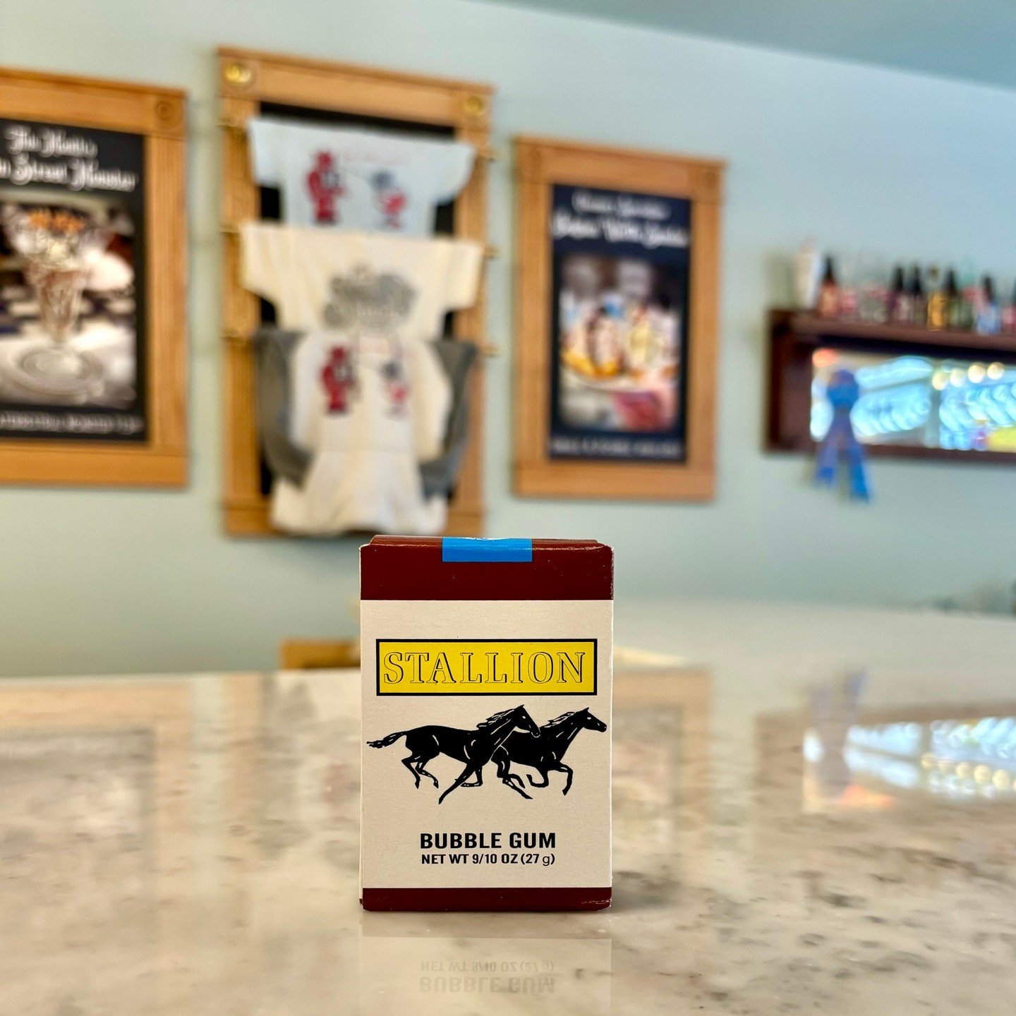 Retro vibes, zero smoke, all fun!

#candycigarettes #nostalgia #retrocandy #discoverSTC