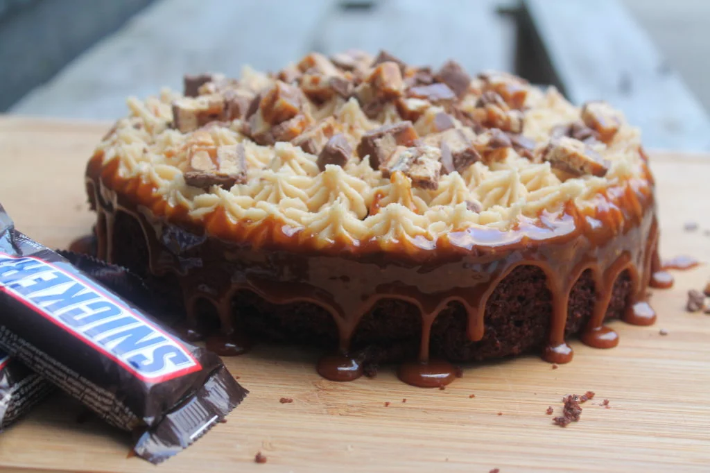 LÚKA NR 13 : SNICKERS KAKA FRÁ SUKURSØTT