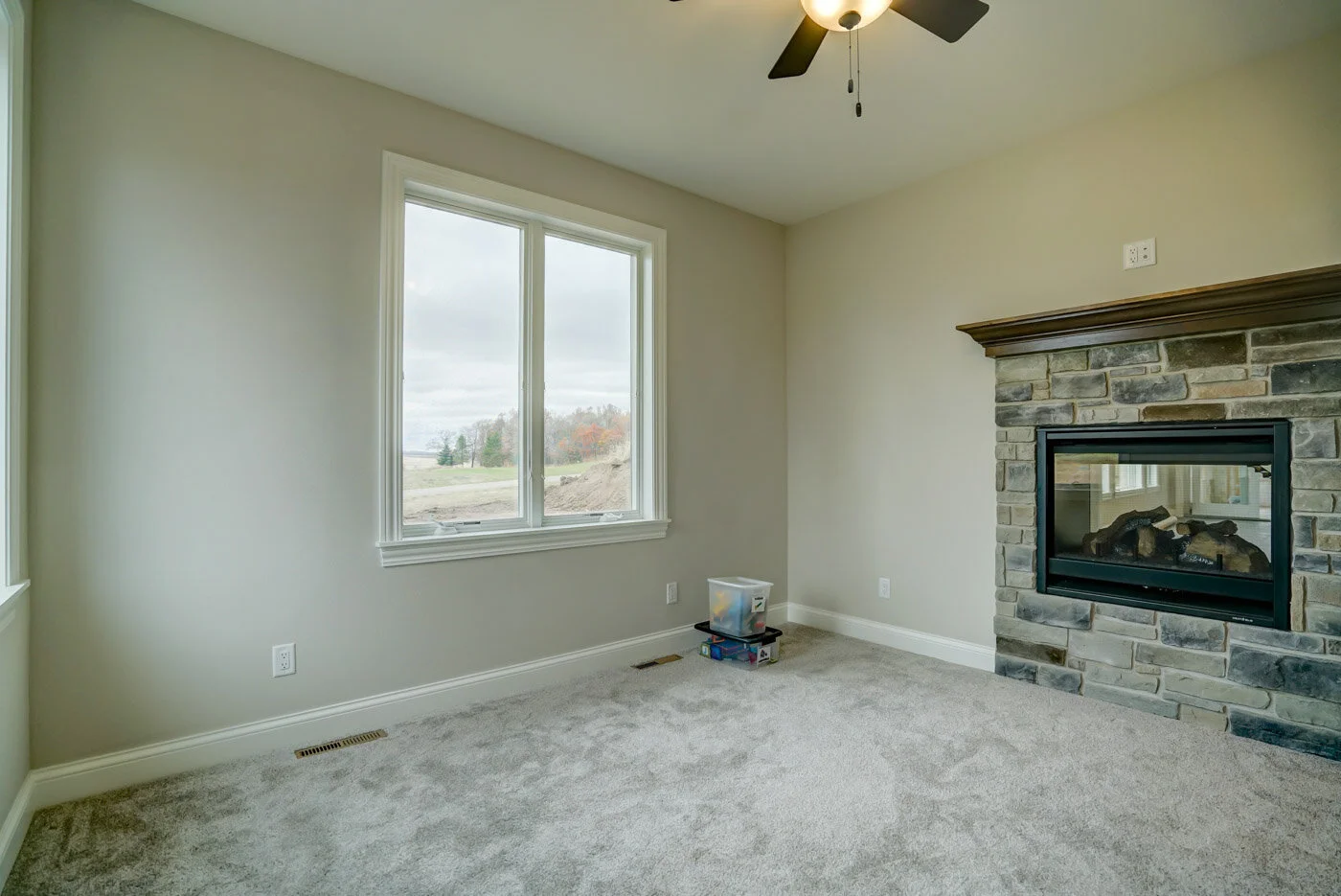 686 Interlachen Ave-15.jpg