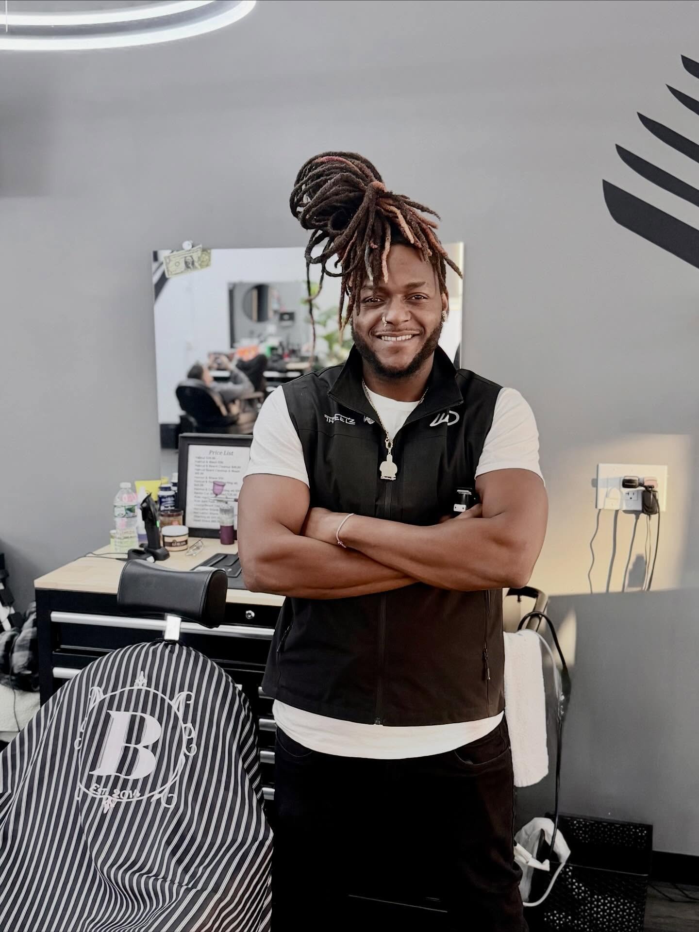 ✂️ Big welcome to our new barbers joining the Barbers Edge family! @abarberham @ilovebarbering 
We&rsquo;re excited to have such talented artists join our team and continue giving our clients the best cuts, fades, and vibes in town.
Stop by, show the