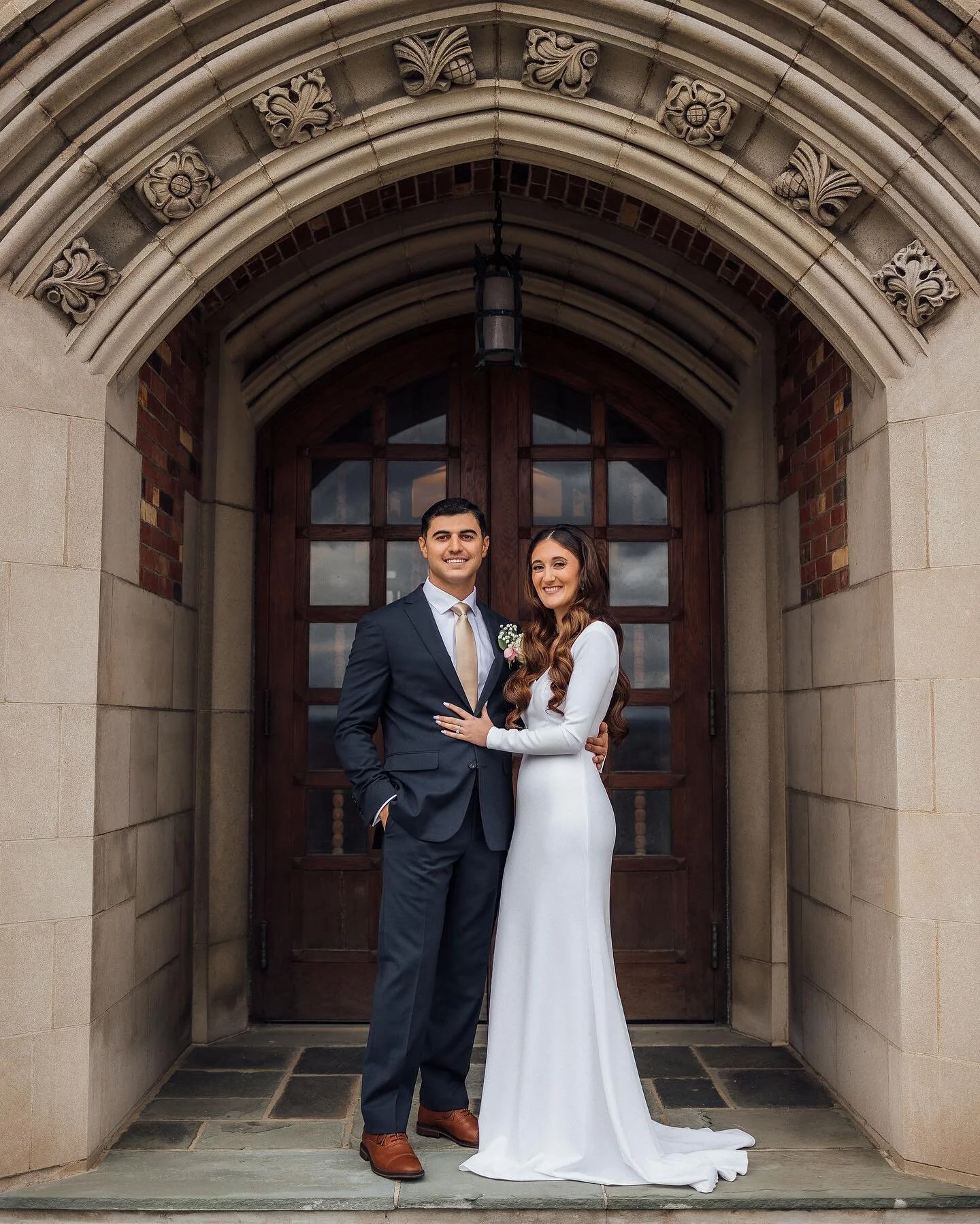 A little sneak peek of Nicole and Travis&rsquo;s day! 🥂 Cheers to a beautiful wedding! 

#rocny #rochesterny #rocwedding #nywedding #flxweddingphotographer
