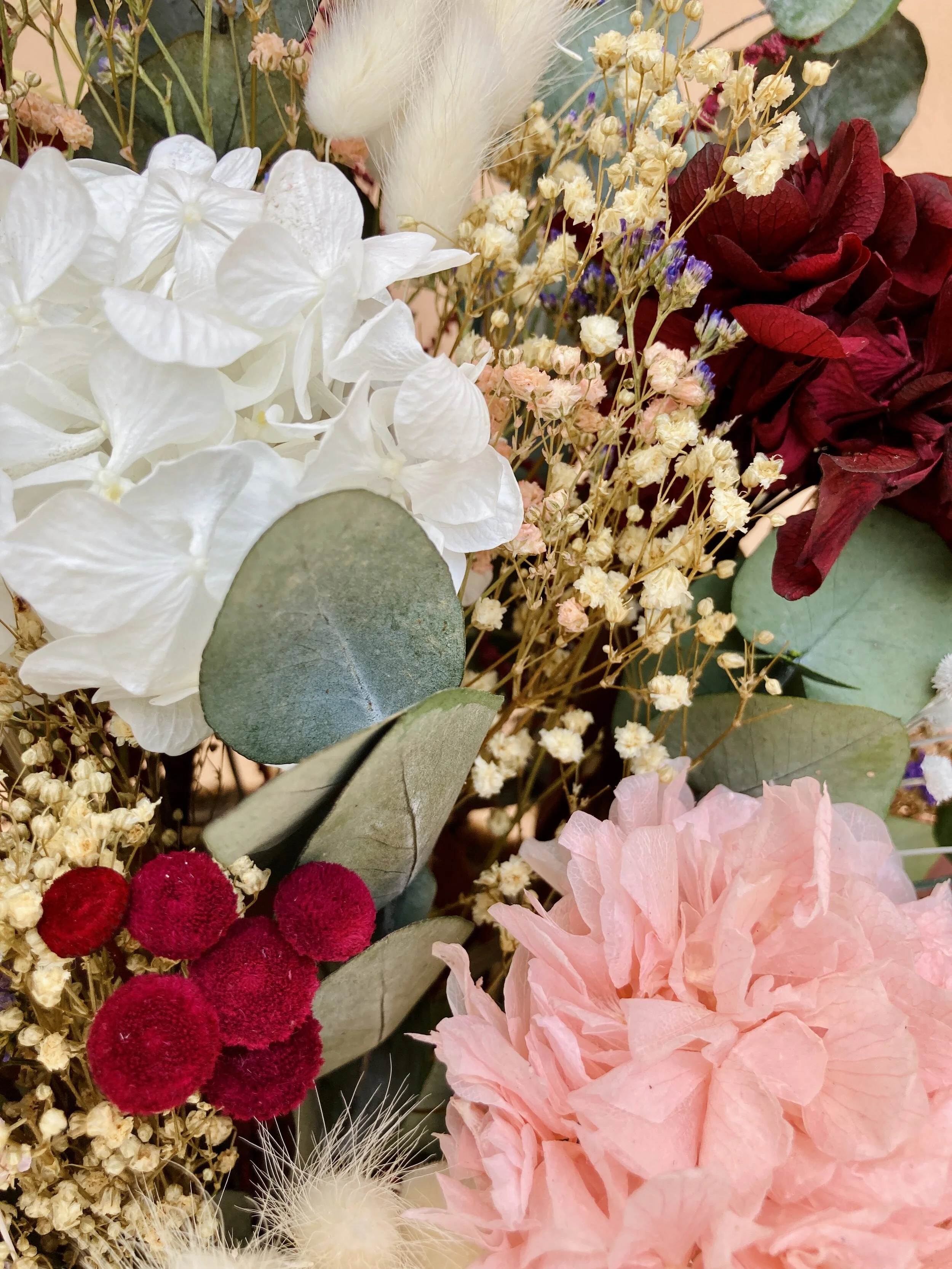 centro de flores preservadas