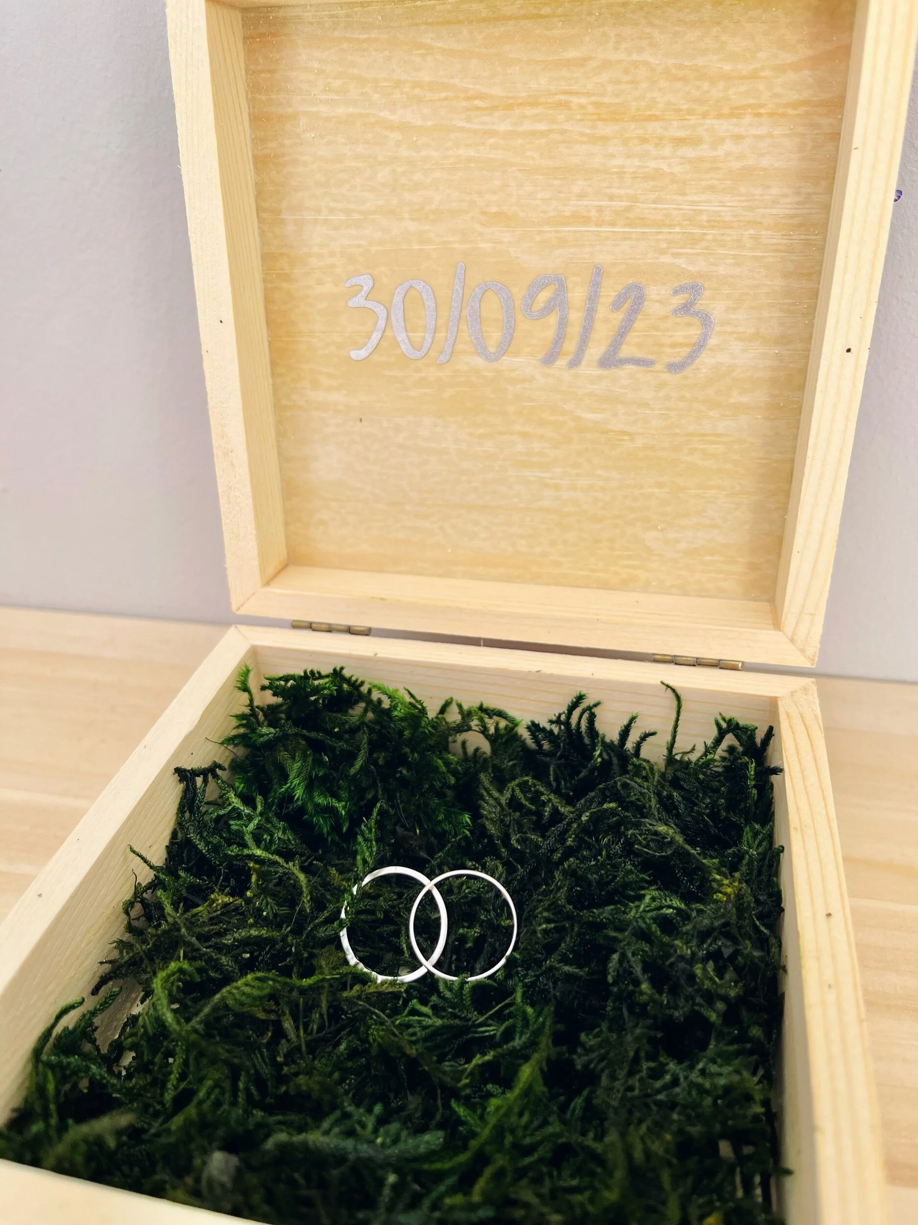 porta alianzas madera personalizado boda