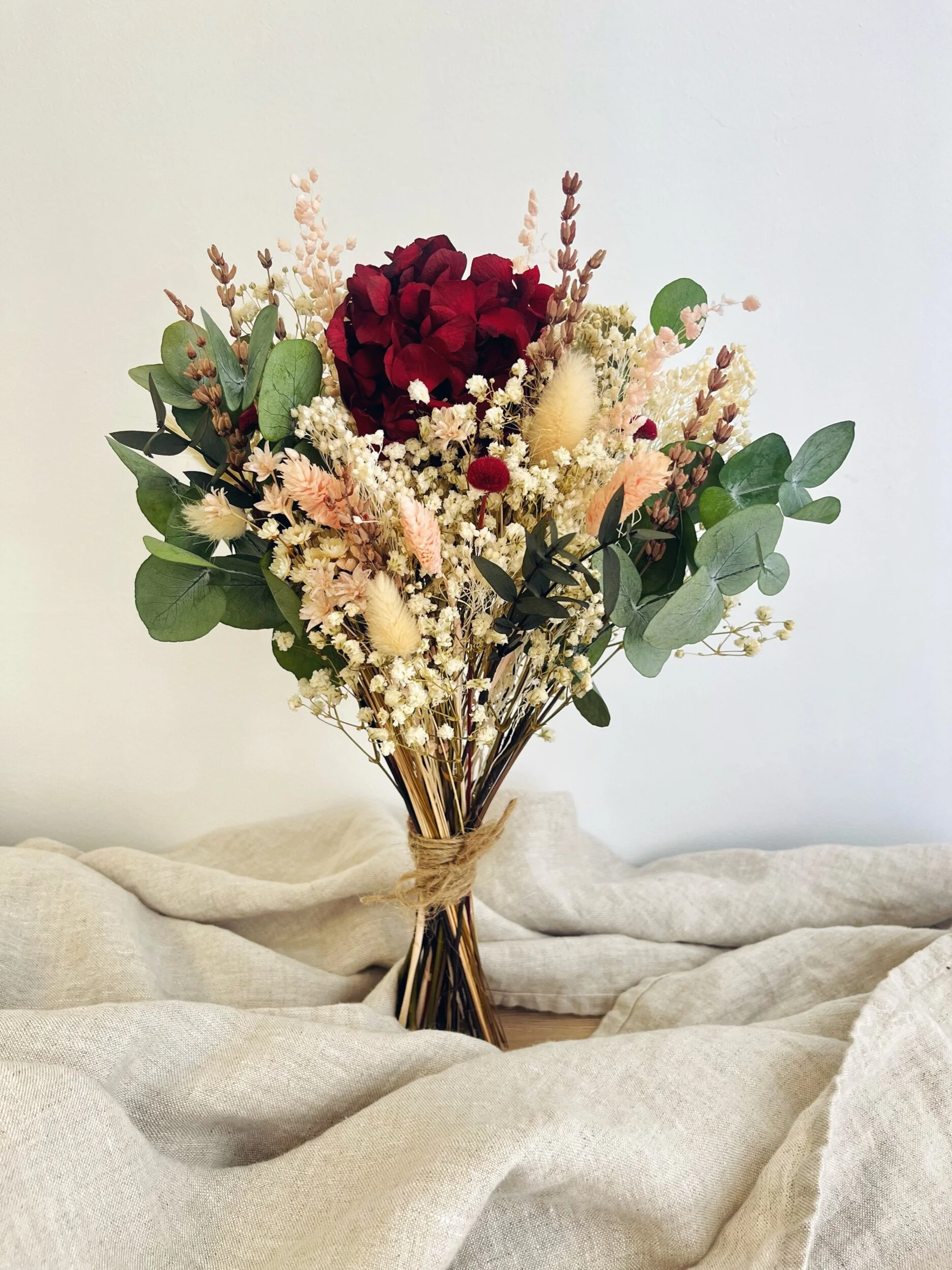 Cómo elegir el ramo de flores ideal según el estilo de tu madre