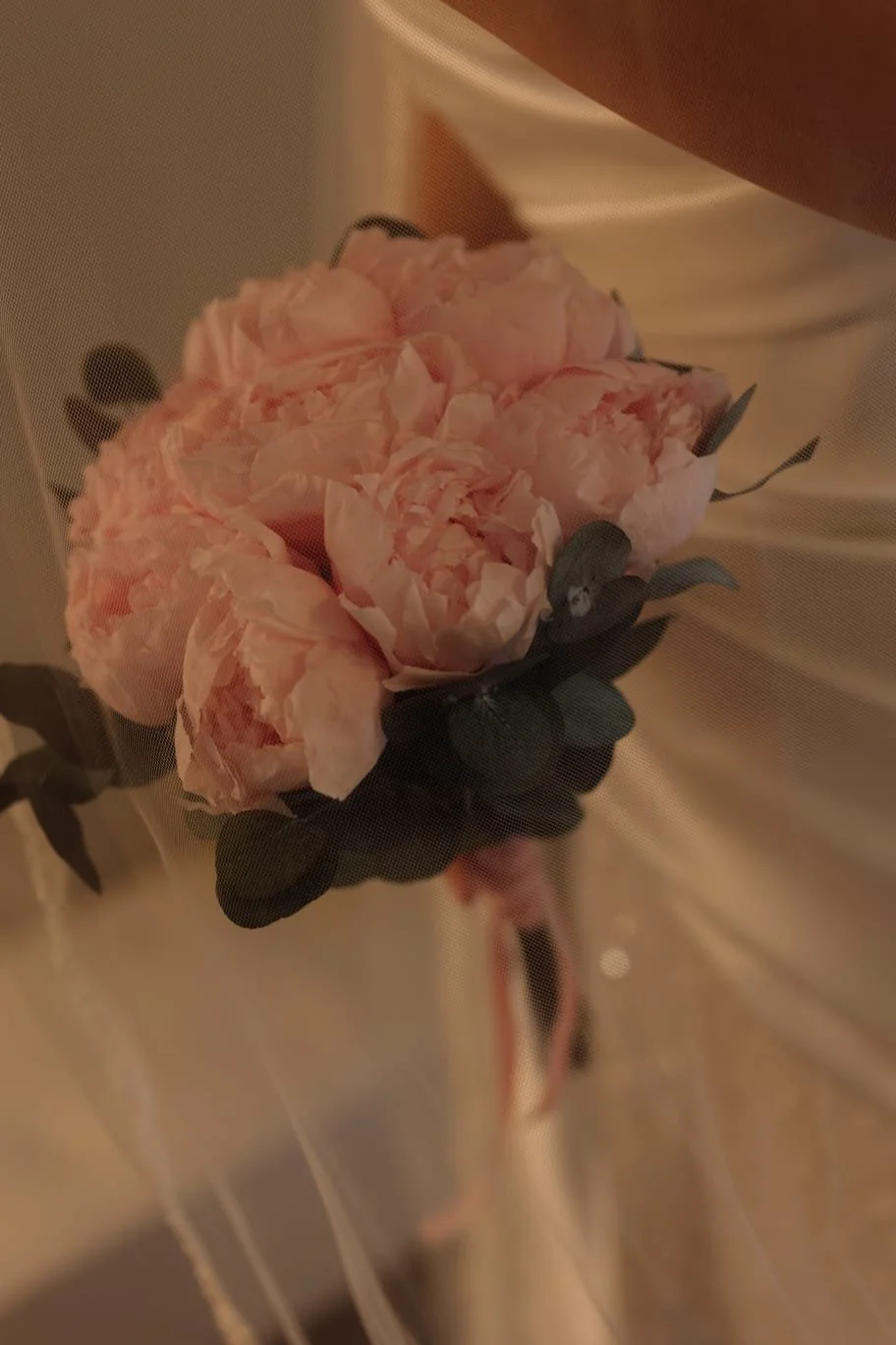 ramo de novia de peonías preservadas