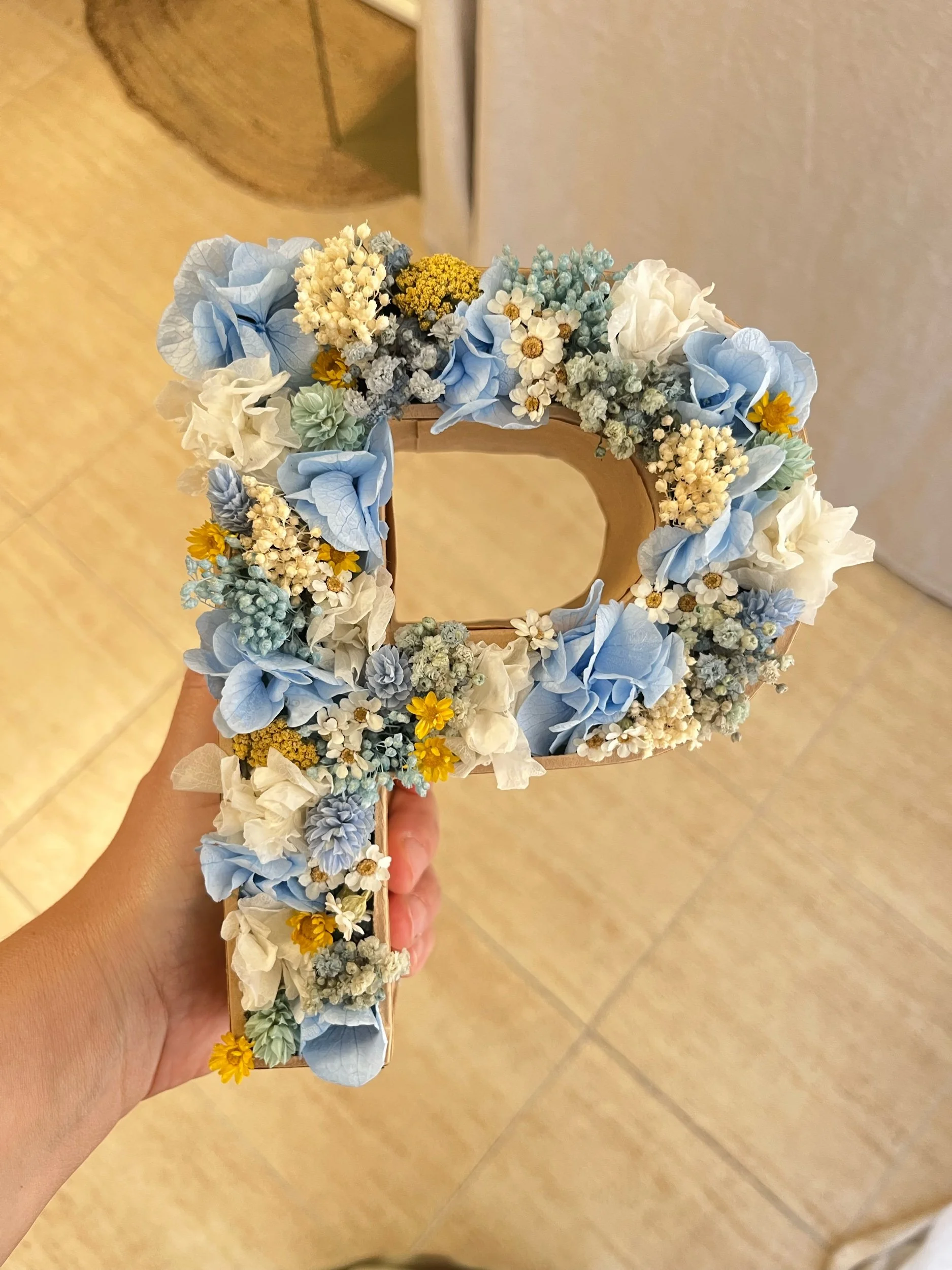 letras de flores preservadas para regalar