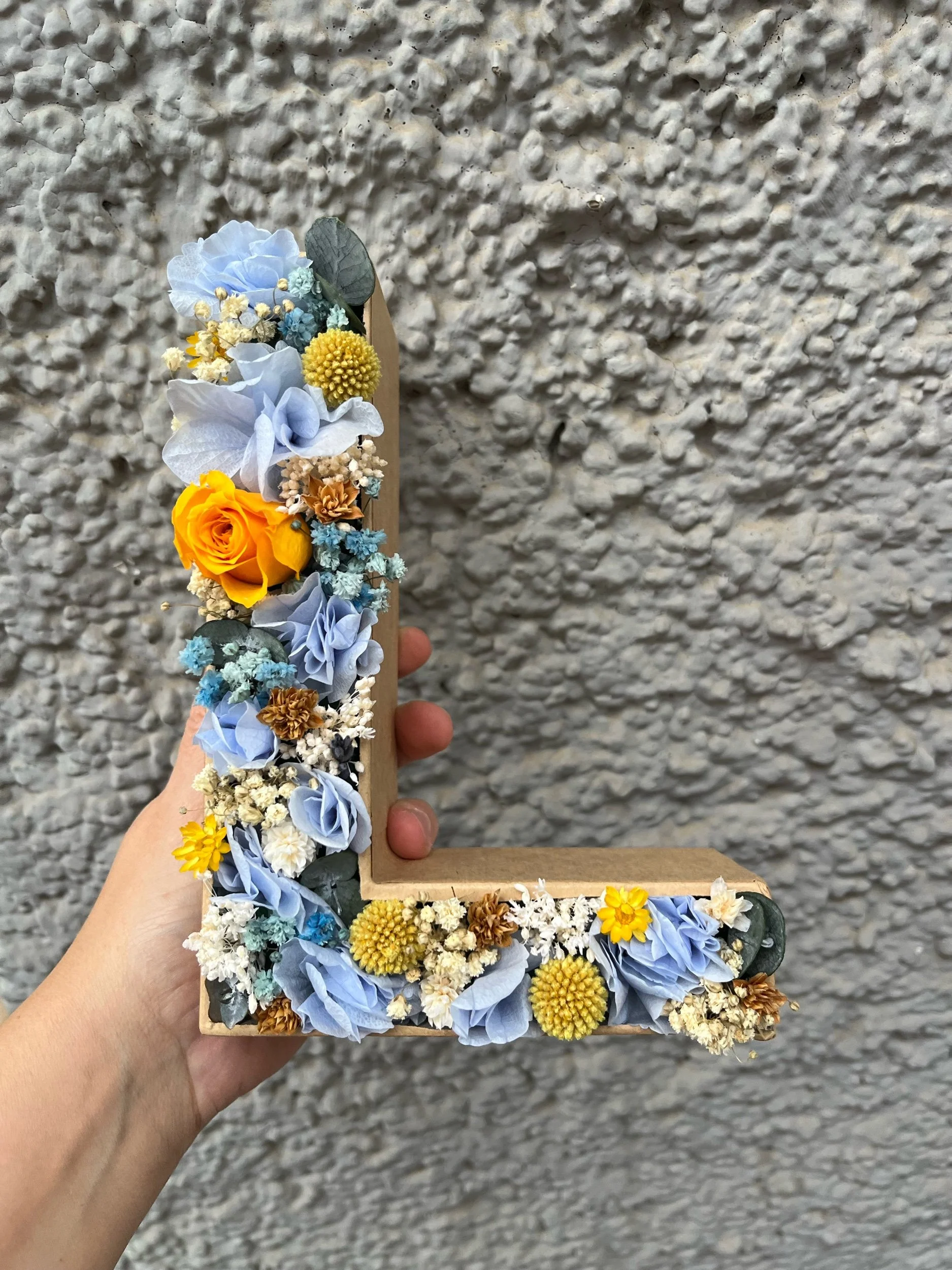 letras de flores preservadas para regalar