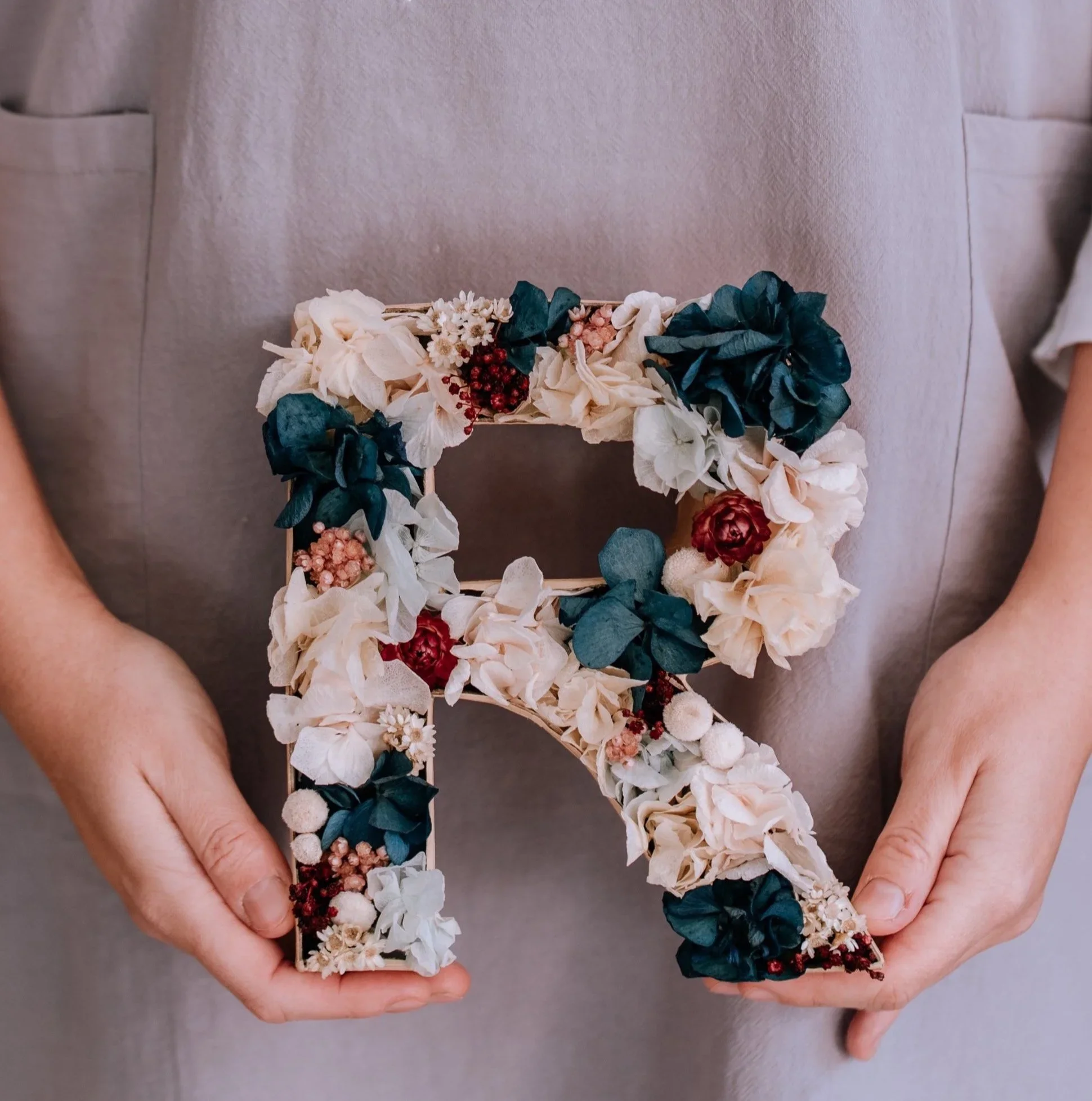 Taller de letra decorativa con flores preservadas + tentempié