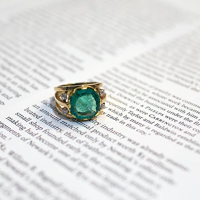 #Emeralds are the #birthstone of May. They are said to bring passion, bliss and unconditional love. ✨ .
.
#NeilLaneCouture #thoughtfuldesign #emeralds #birthstone #May