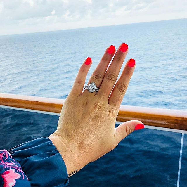 How are you enjoying this lovely Sunday!? ☀️🏝
.
.
@kayjewelers 📸@ab_bushong #LongLiveLove #NeilLaneJewelry #diamond #beach #paradise #skyblue #honeymooning #newlyweds💍 #beachwedding