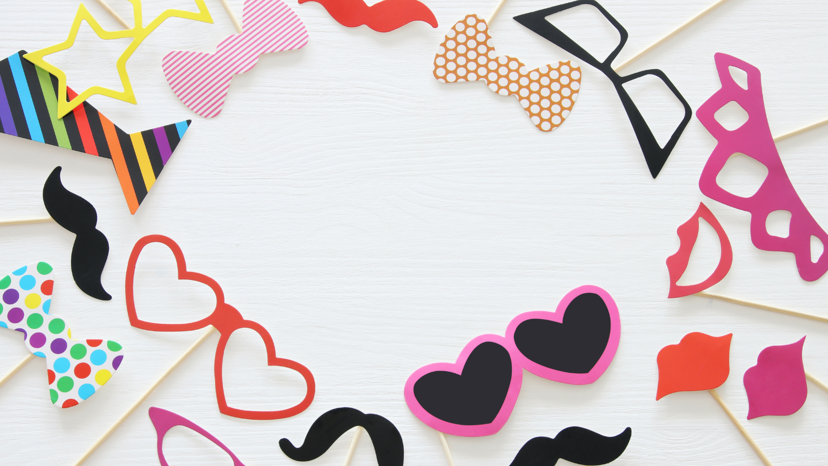 Photo Booth vs. Traditional Photography: What’s Best for Your Event?