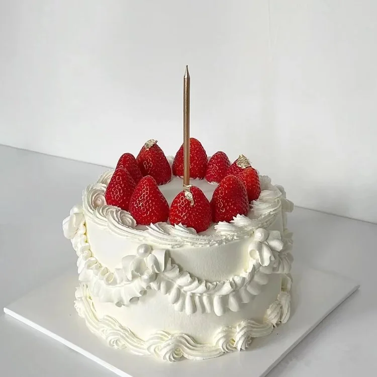 Vantage strawberry cake