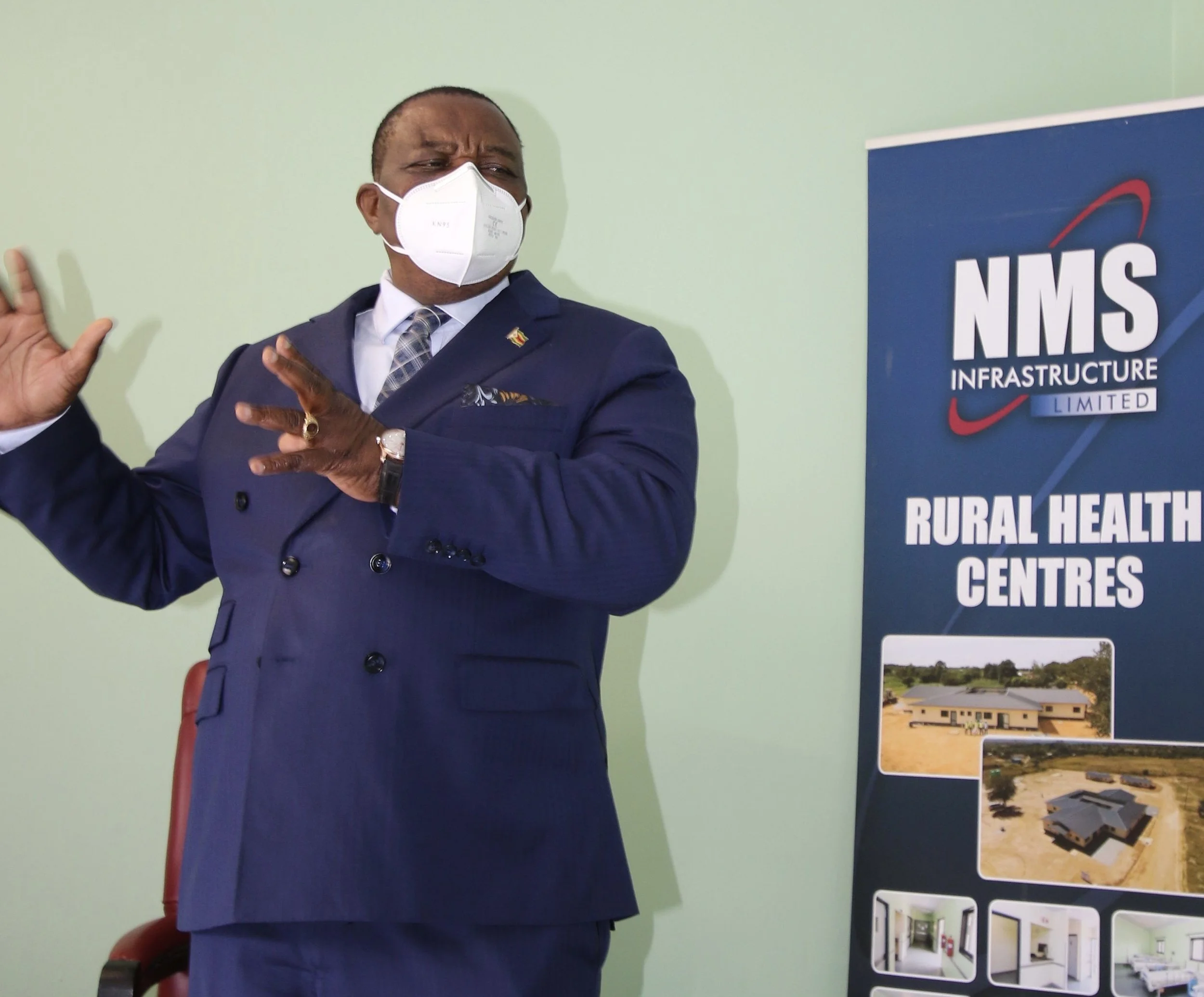 VP inspects Harare South Health Centre