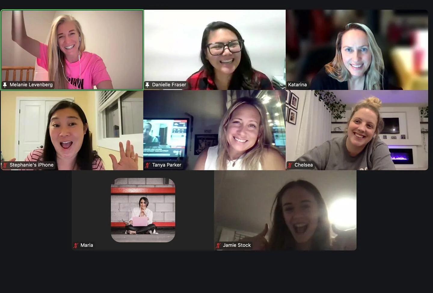 Can we get a Whoomp! for this incredible team of instructors who are all set and trained up in our newest residency: Dance Mixer - featuring simple moves from a mix of dance styles and music genres from around the world! 🎤👯‍♀️🌎
We cannot WAIT