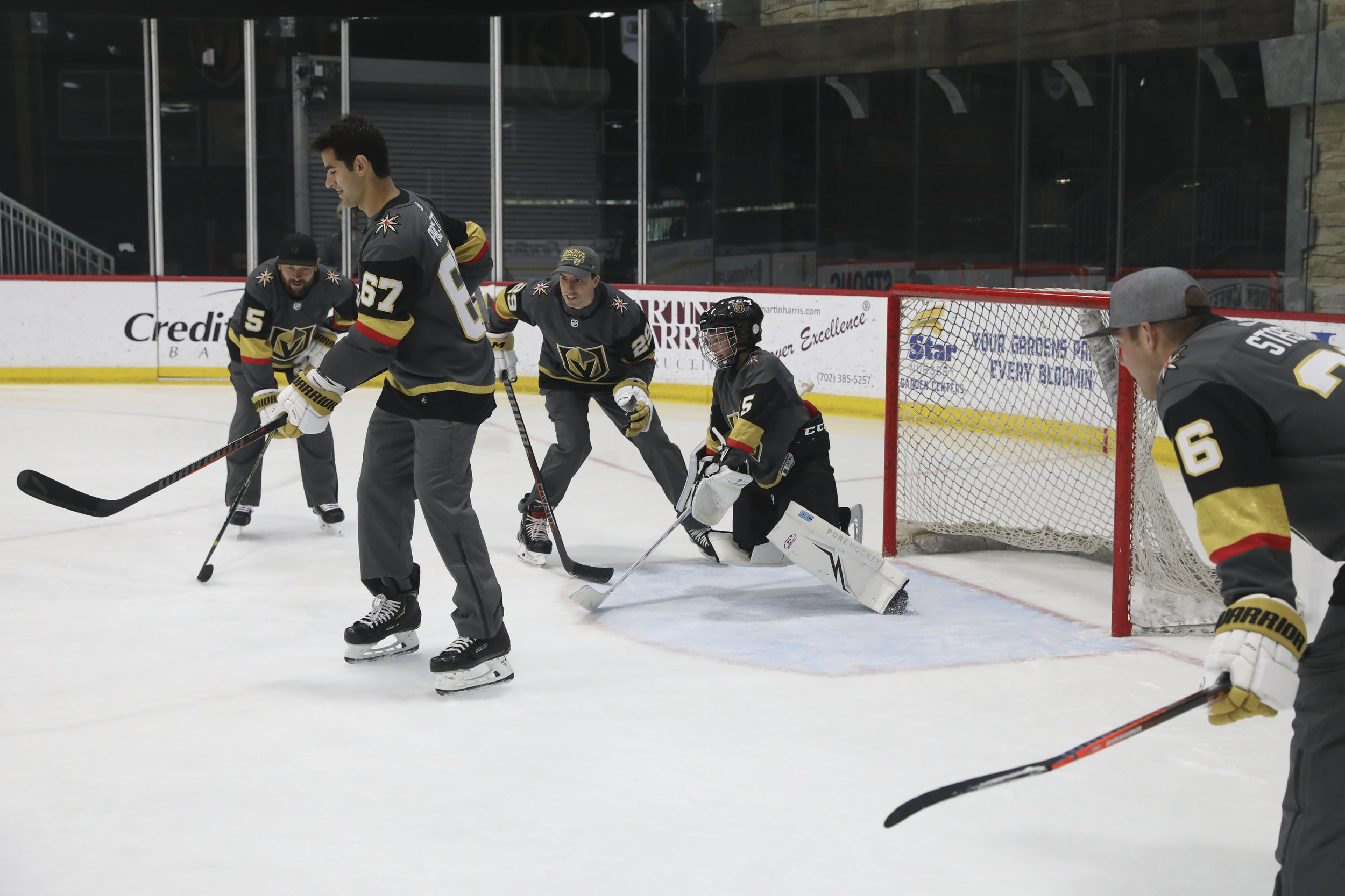 Golden Knights' Engelland helps kids with street hockey skills, Golden  Knights/NHL