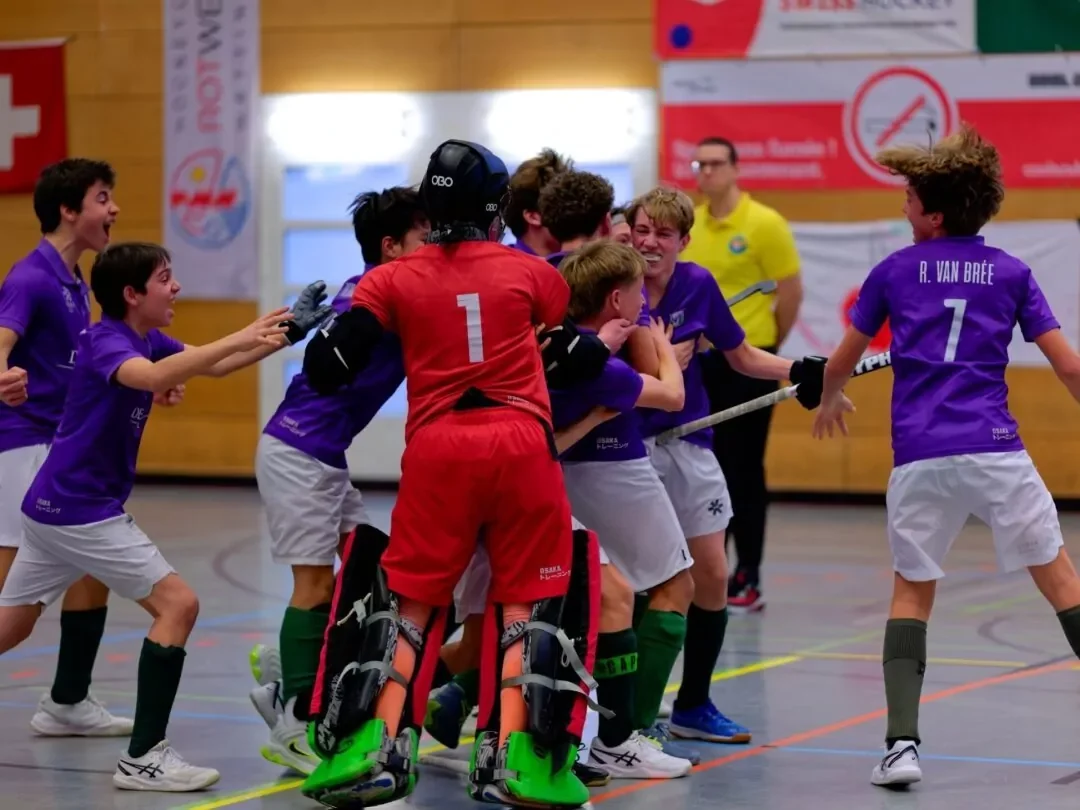 Hockey en salle: les jeunes Copétans sacrés champions de Suisse
