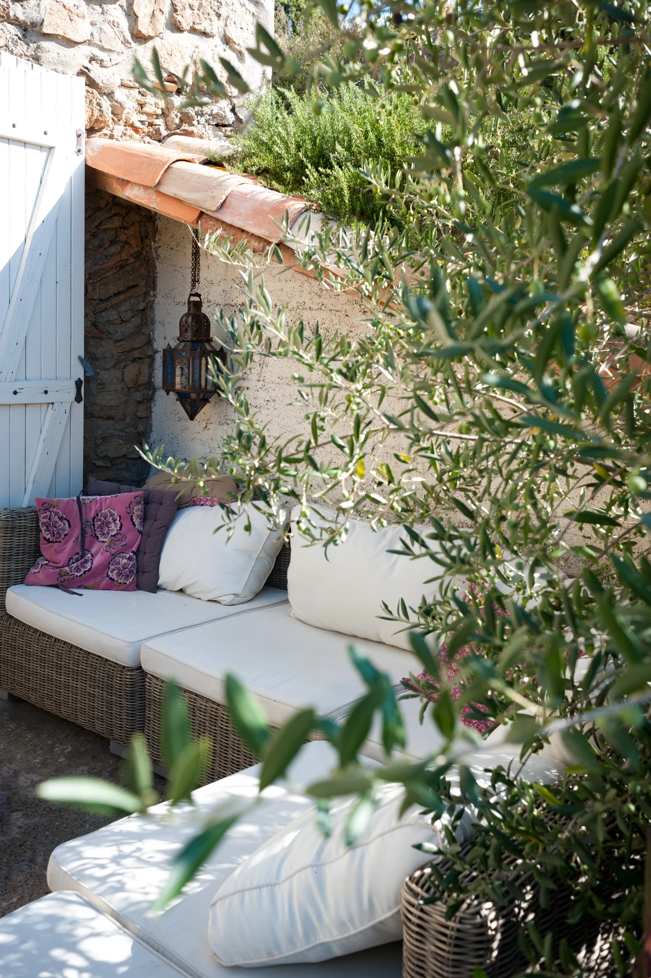 sitting-area-south-vertic.jpg